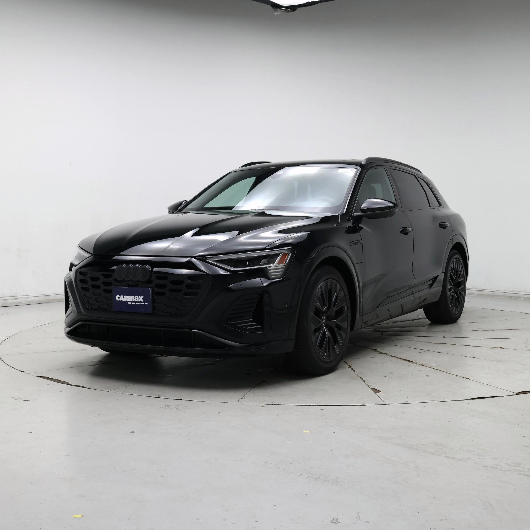 Thumbnail: 2024 Audi Q8 e-tron - 4