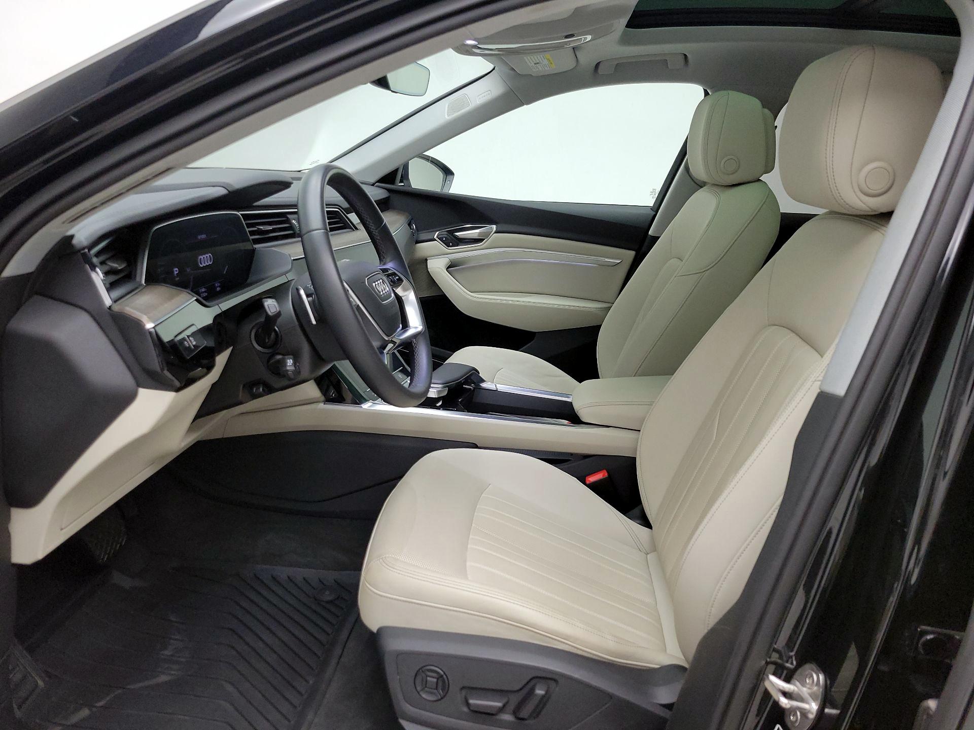 Thumbnail: 2024 Audi Q8 e-tron - 11