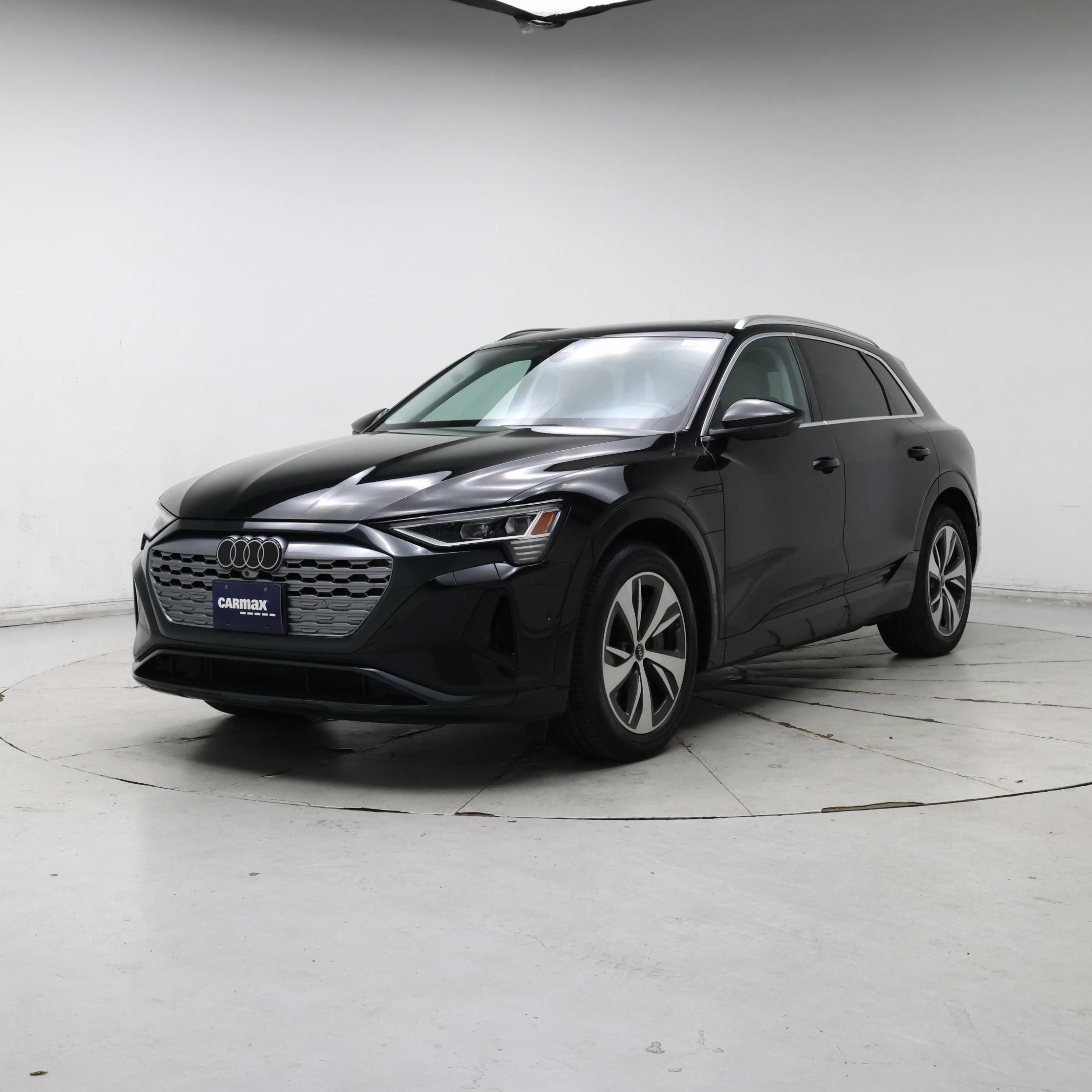 Thumbnail: 2024 Audi Q8 e-tron - 4