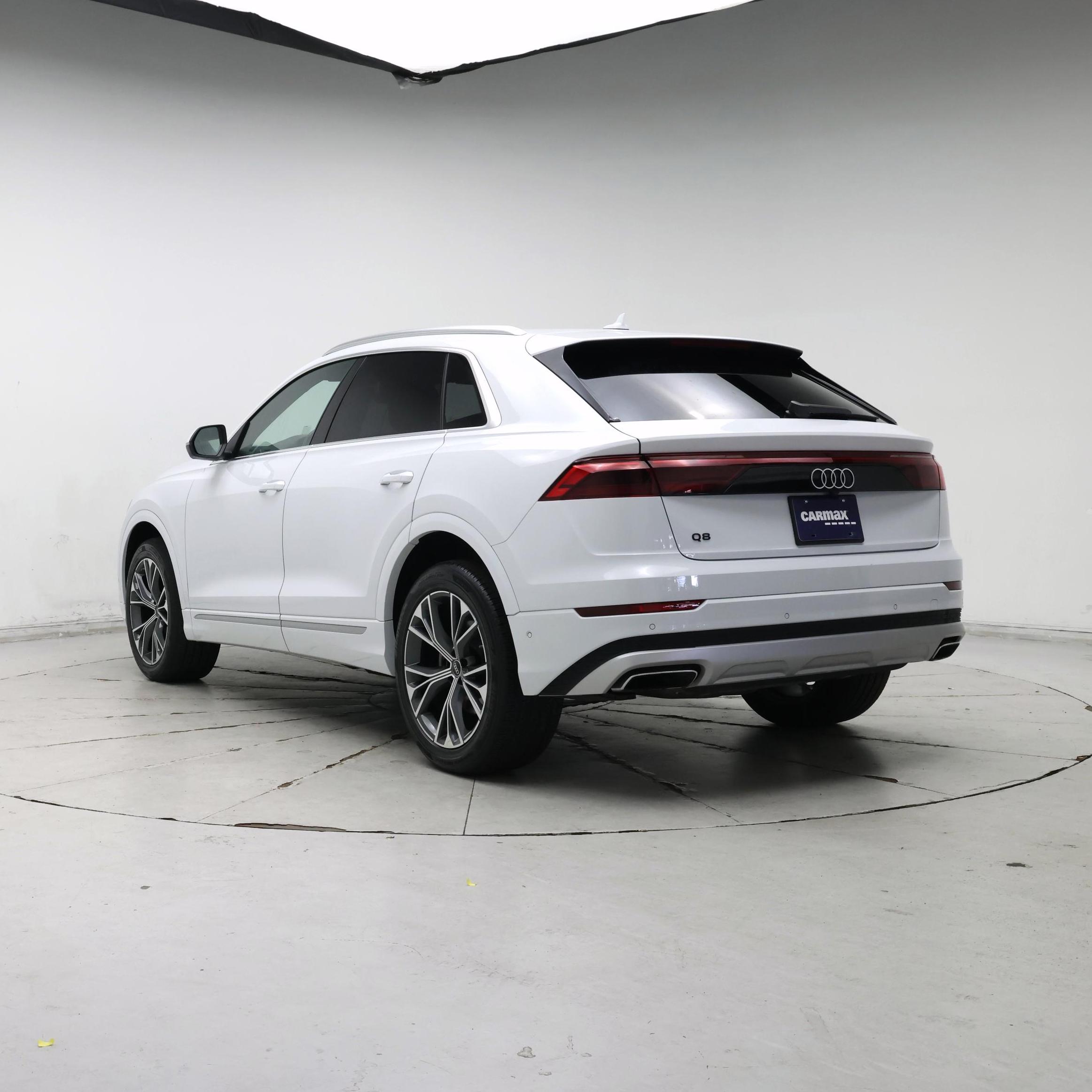 Thumbnail: 2024 Audi Q8 - 2