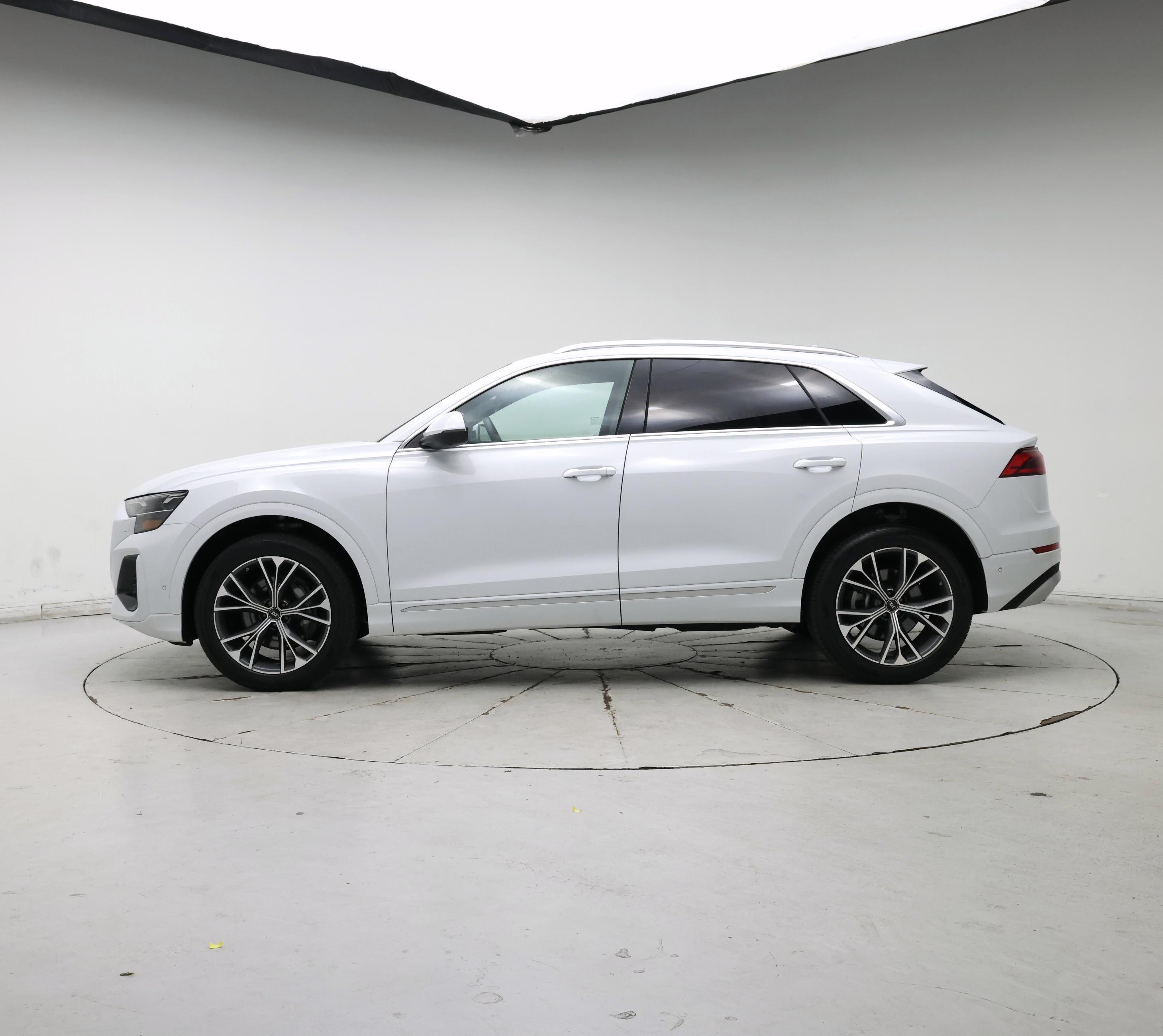 Thumbnail: 2024 Audi Q8 - 3