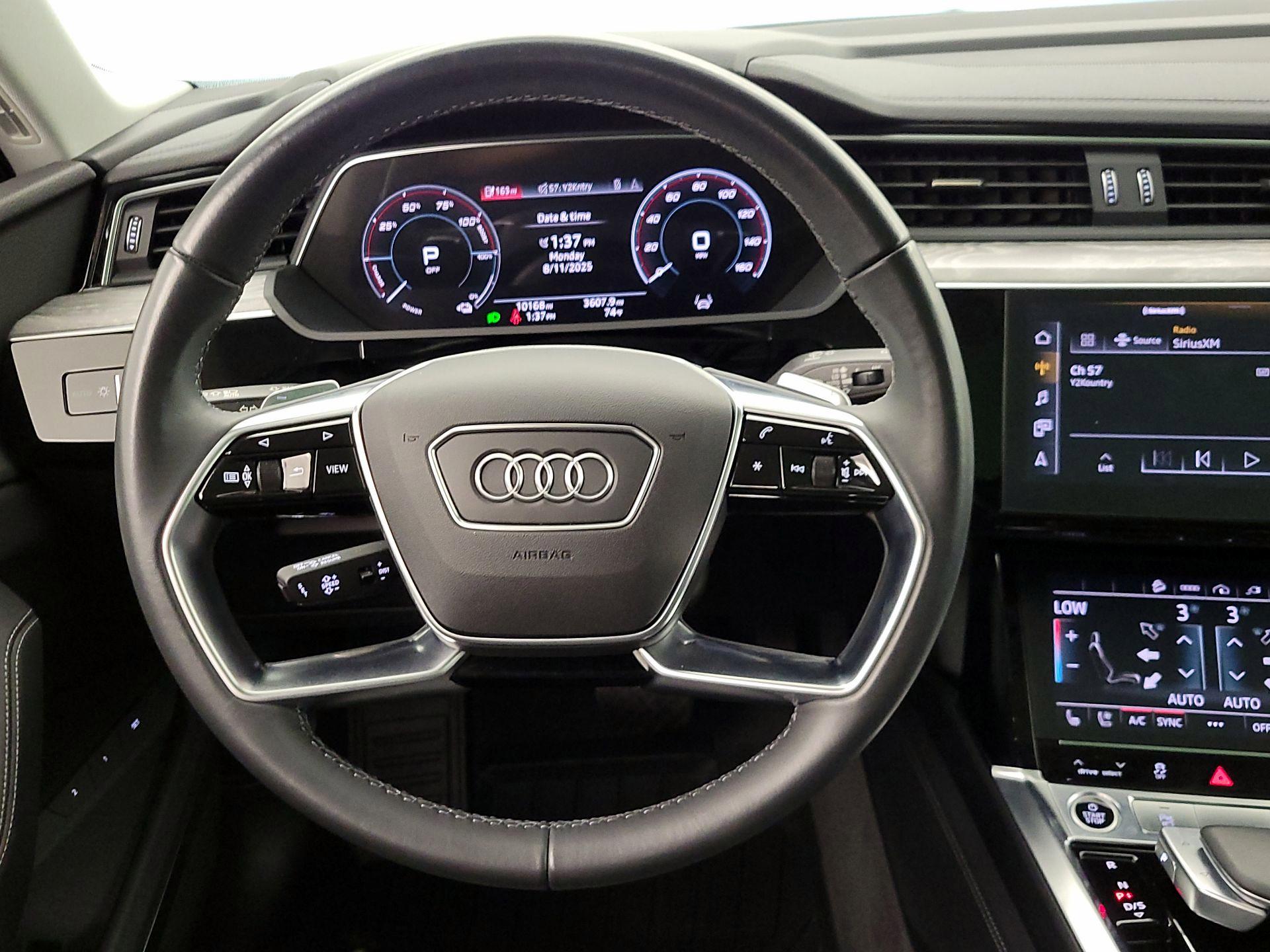 Thumbnail: 2024 Audi Q8 e-tron - 10