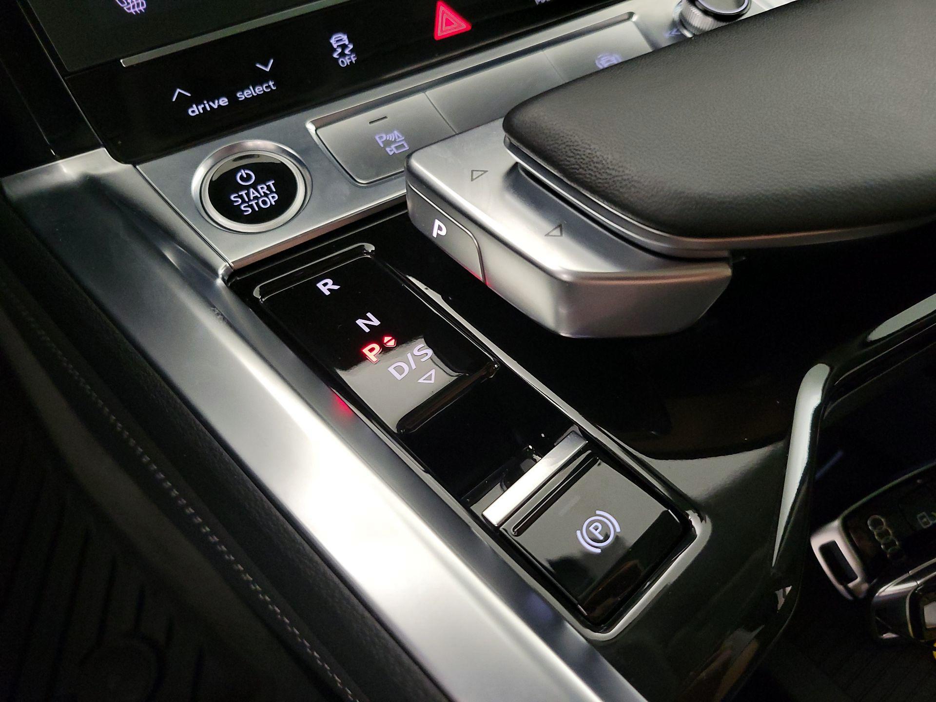 Thumbnail: 2024 Audi Q8 e-tron - 18