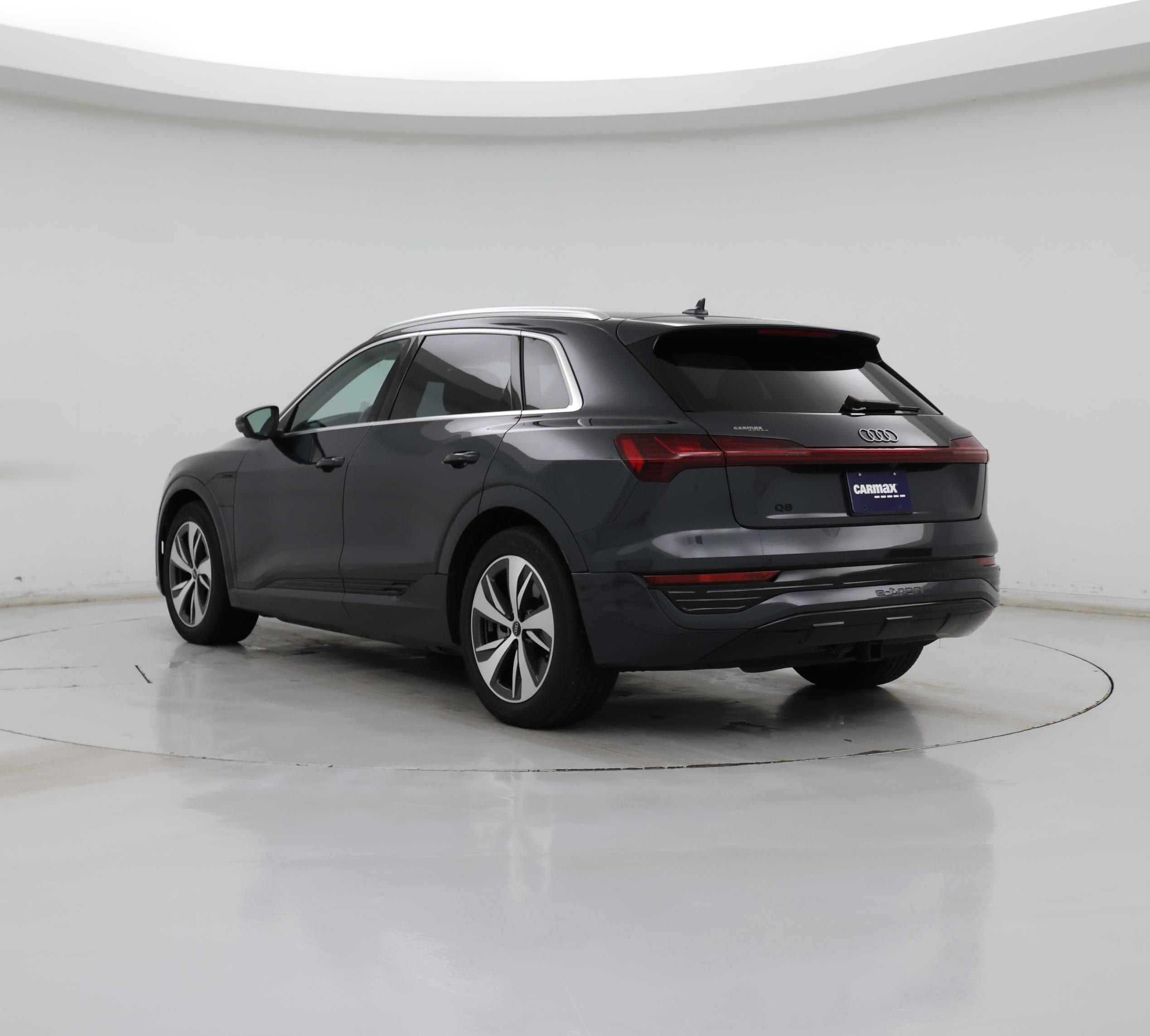 Thumbnail: 2024 Audi Q8 e-tron - 2