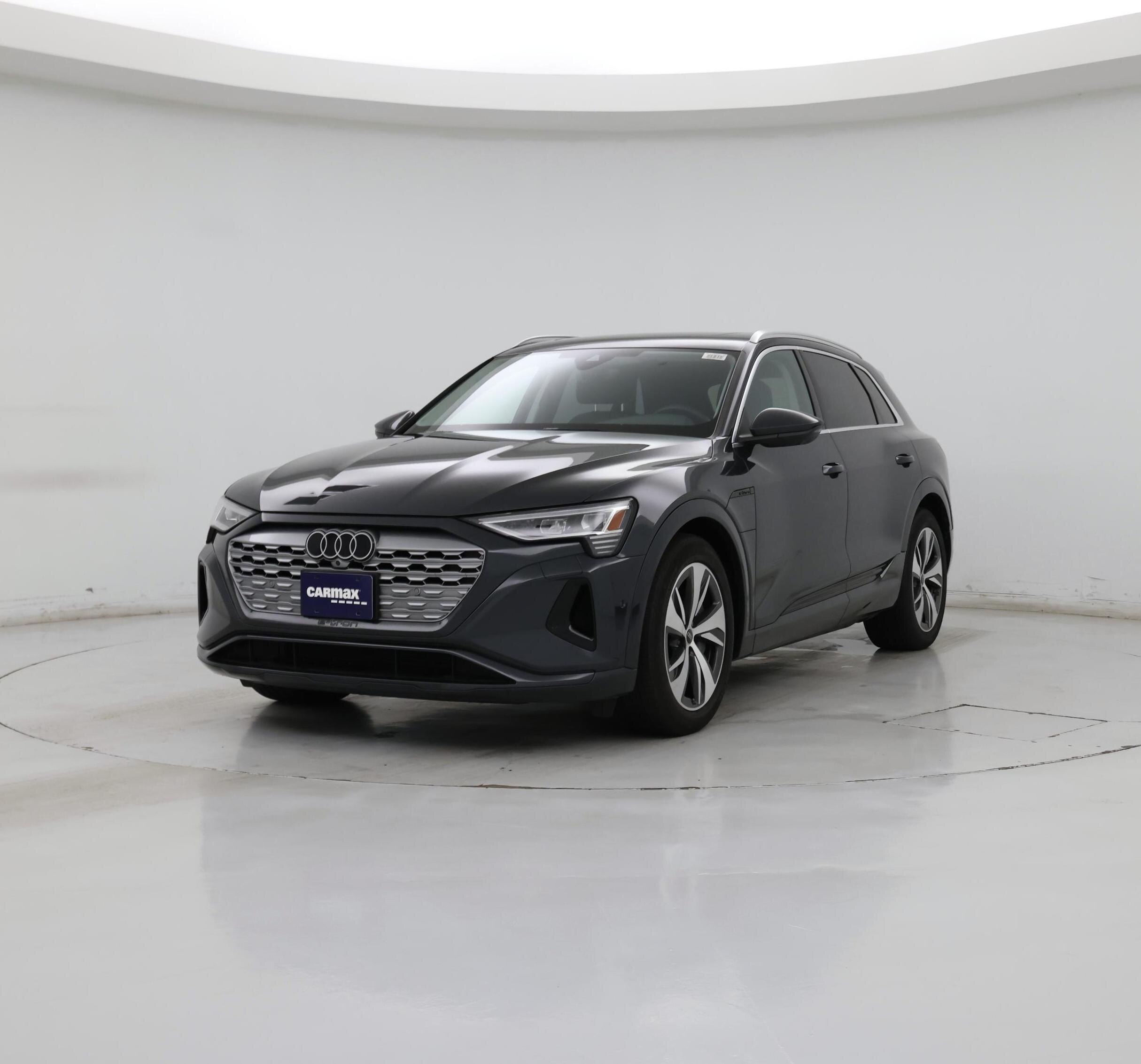 Thumbnail: 2024 Audi Q8 e-tron - 4