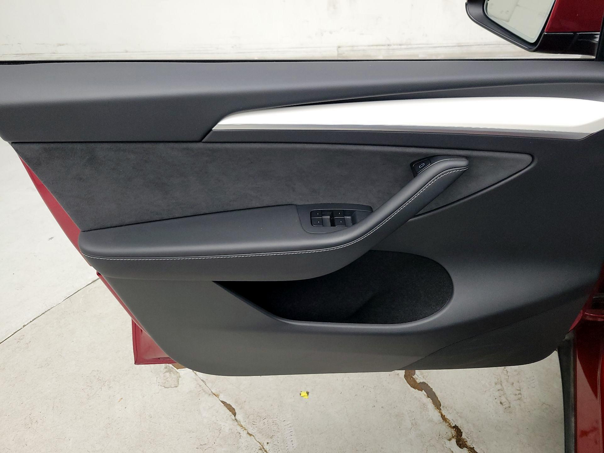 Thumbnail: 2025 Tesla Model Y - 12