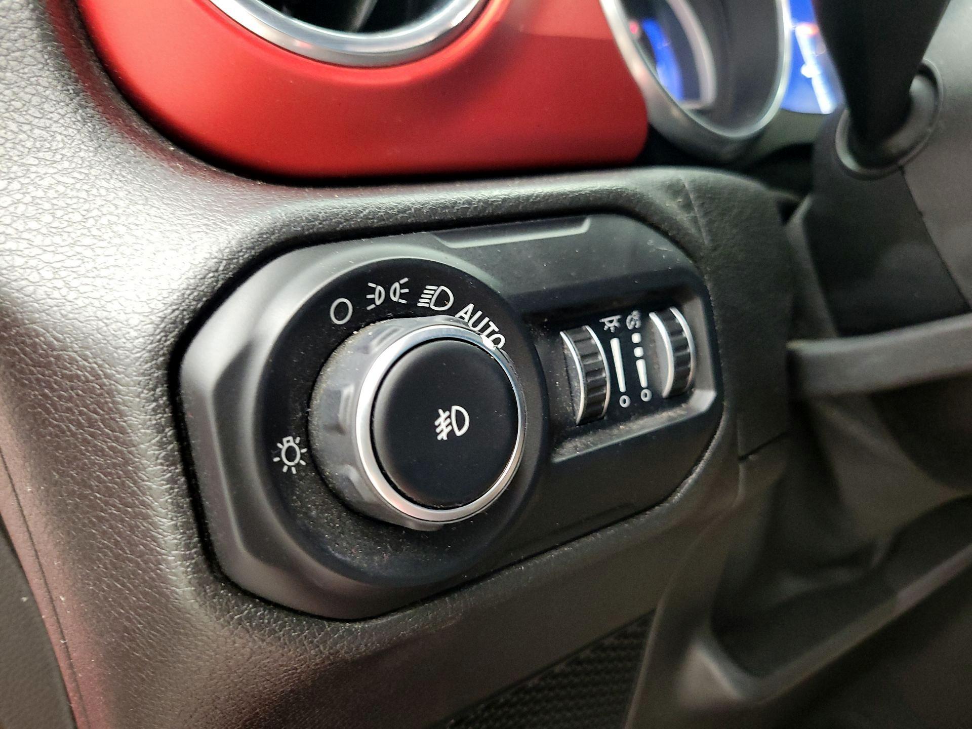 Thumbnail: 2019 Jeep Wrangler - 13