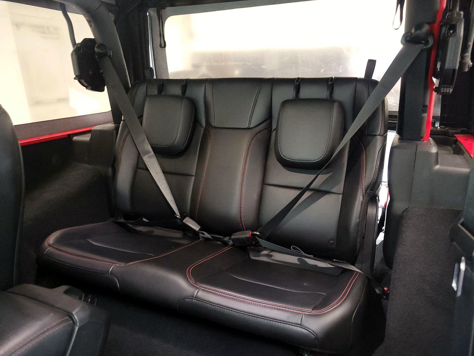 Thumbnail: 2019 Jeep Wrangler - 19