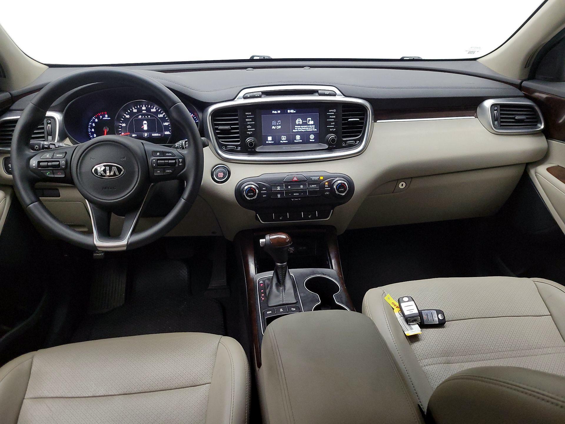 Thumbnail: 2017 Kia Sorento - 9