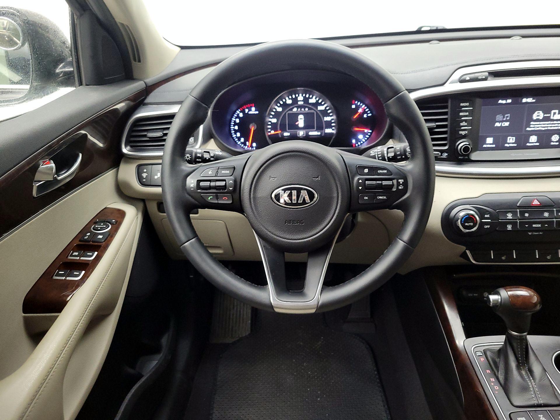 Thumbnail: 2017 Kia Sorento - 10