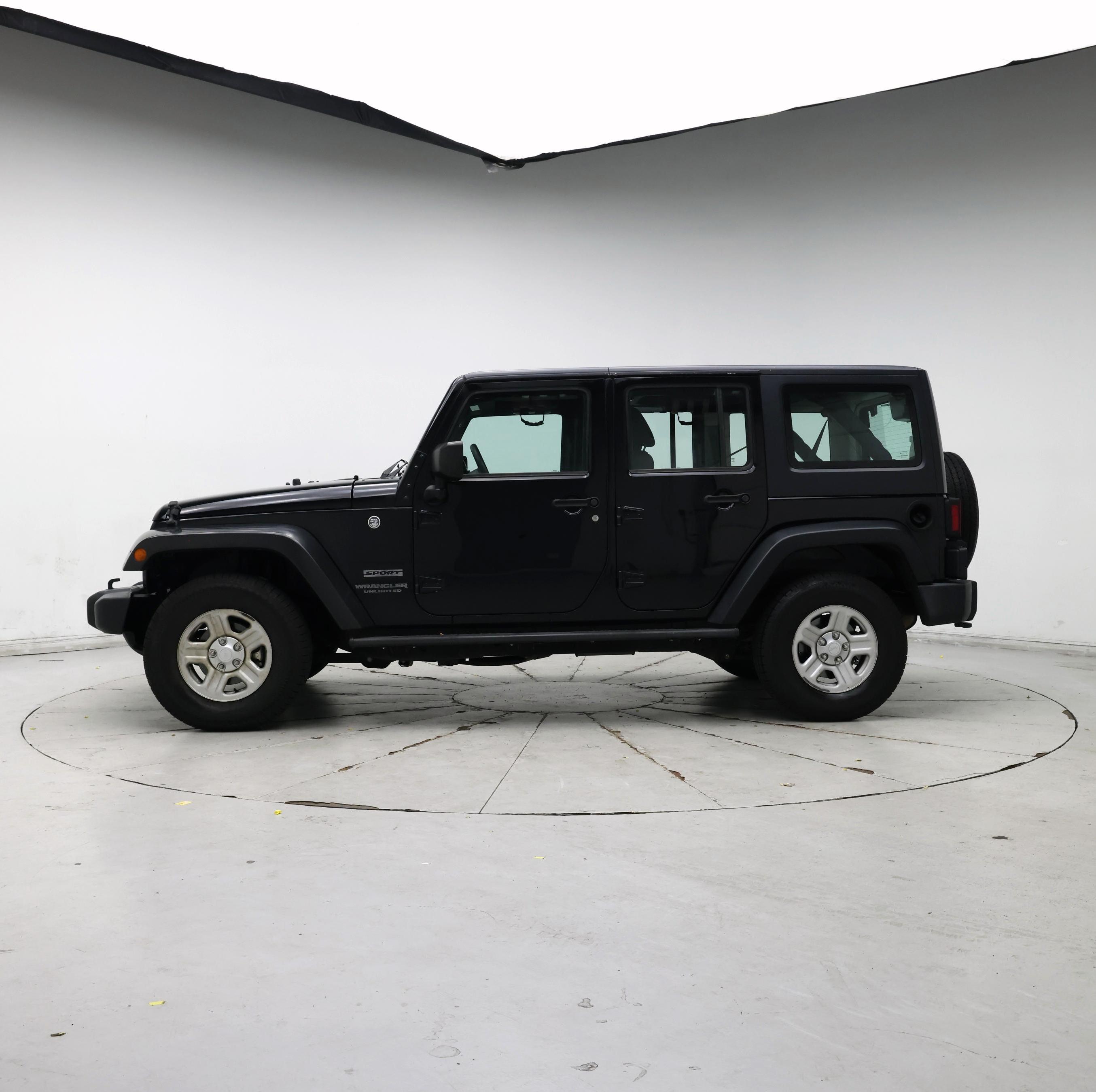 Thumbnail: 2017 Jeep Wrangler - 3