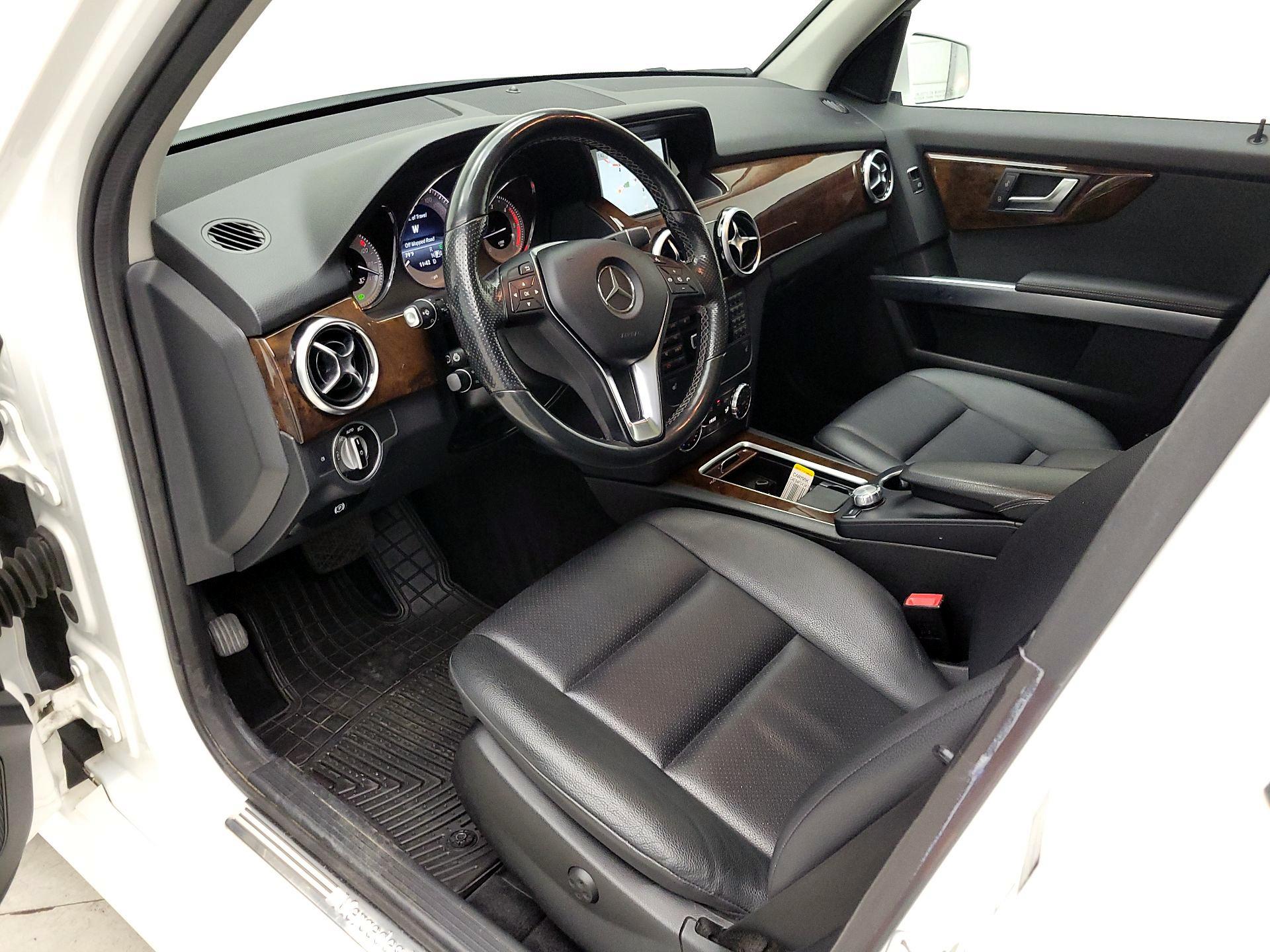 Thumbnail: 2015 Mercedes-Benz GLK - 11