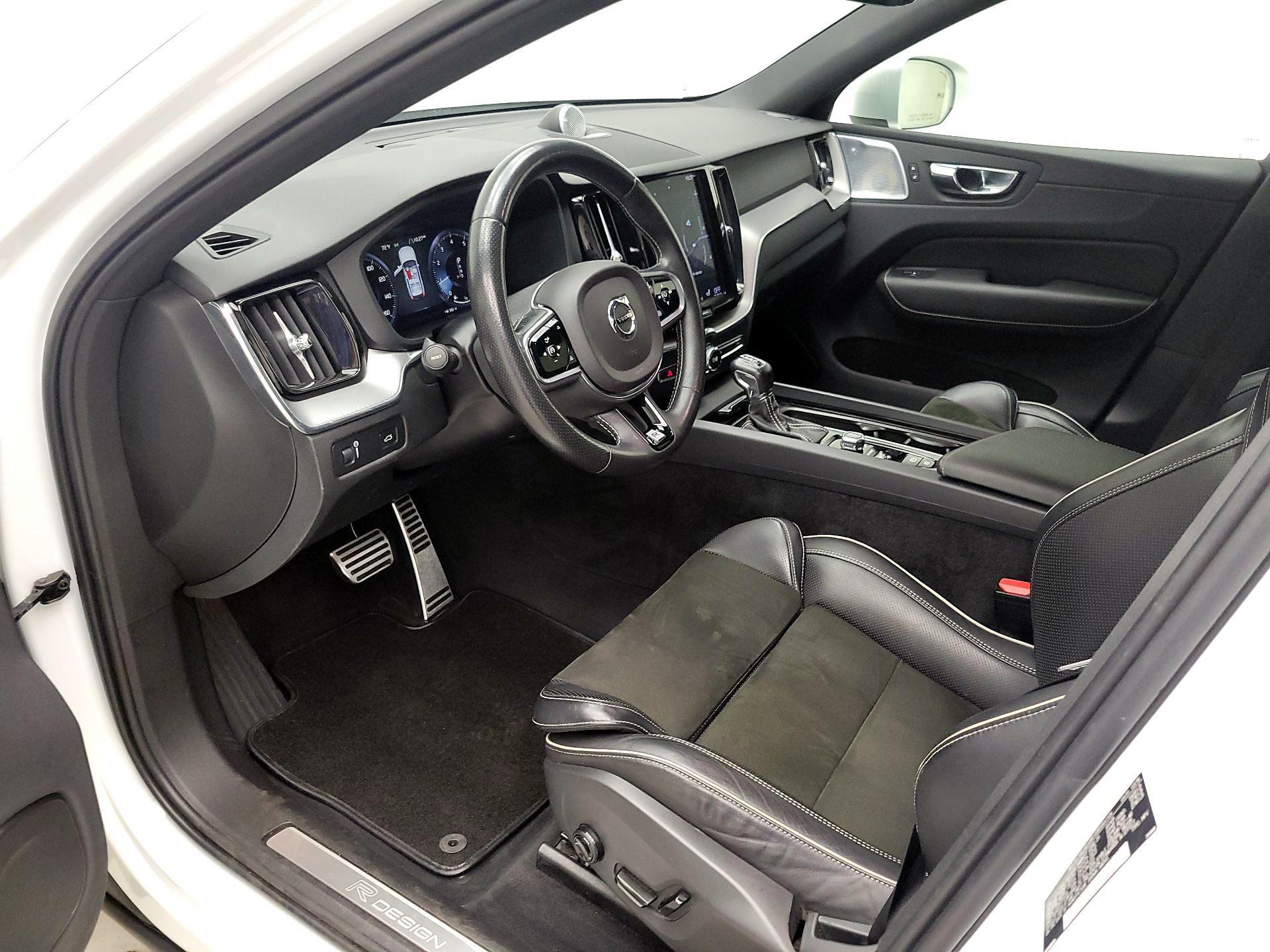 Thumbnail: 2018 Volvo XC60 - 11