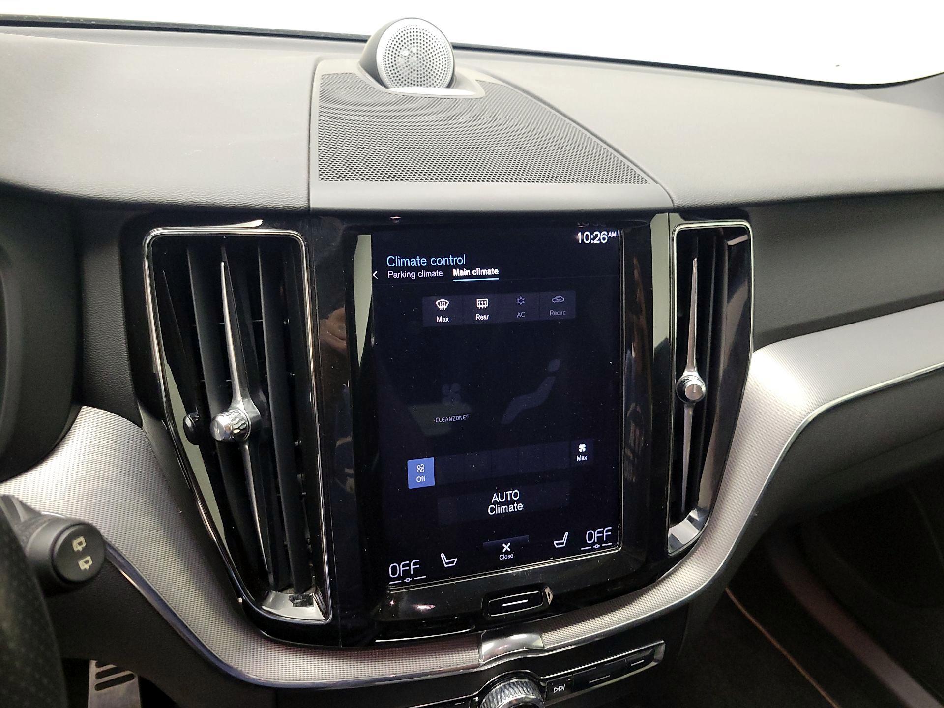 Thumbnail: 2018 Volvo XC60 - 16