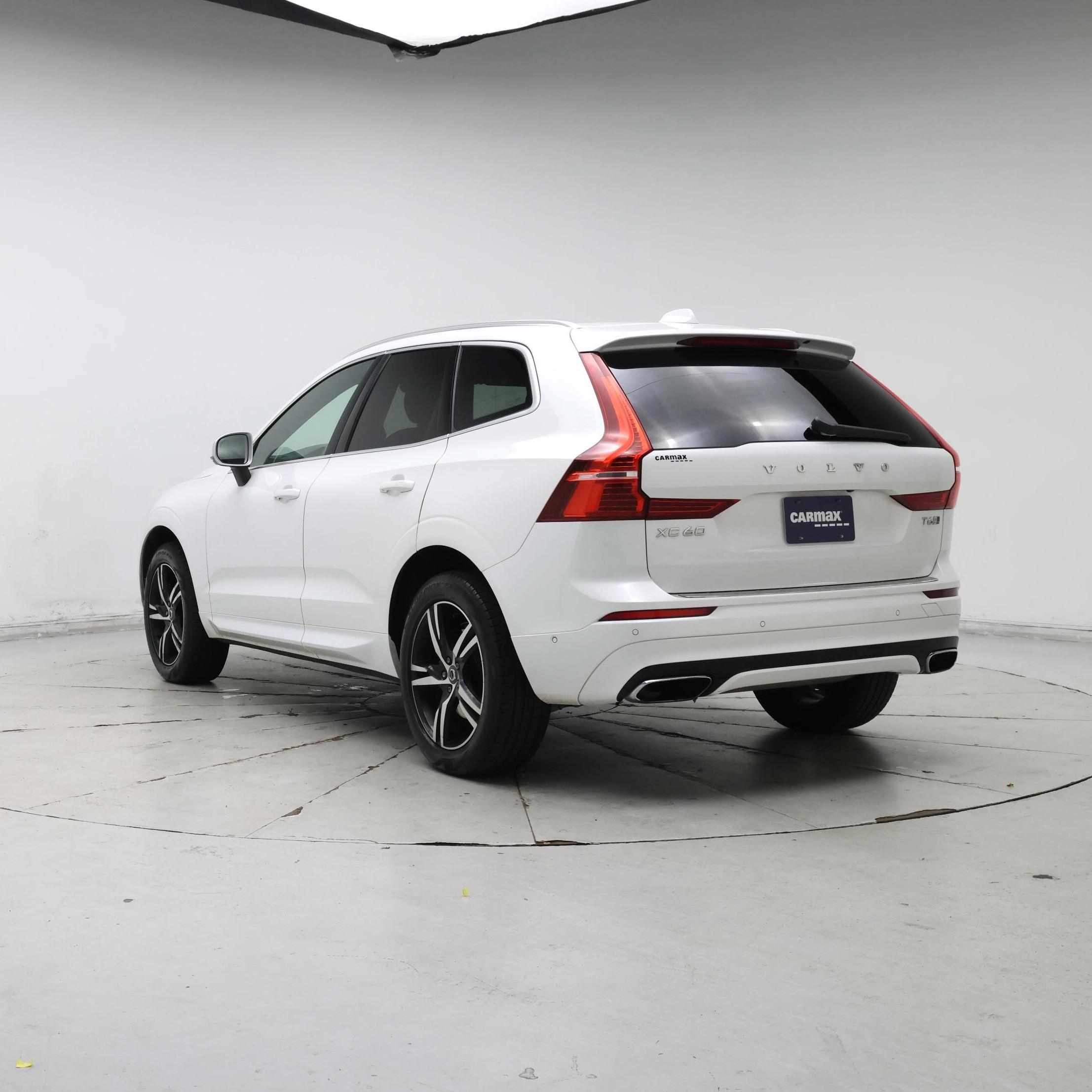 Thumbnail: 2018 Volvo XC60 - 2