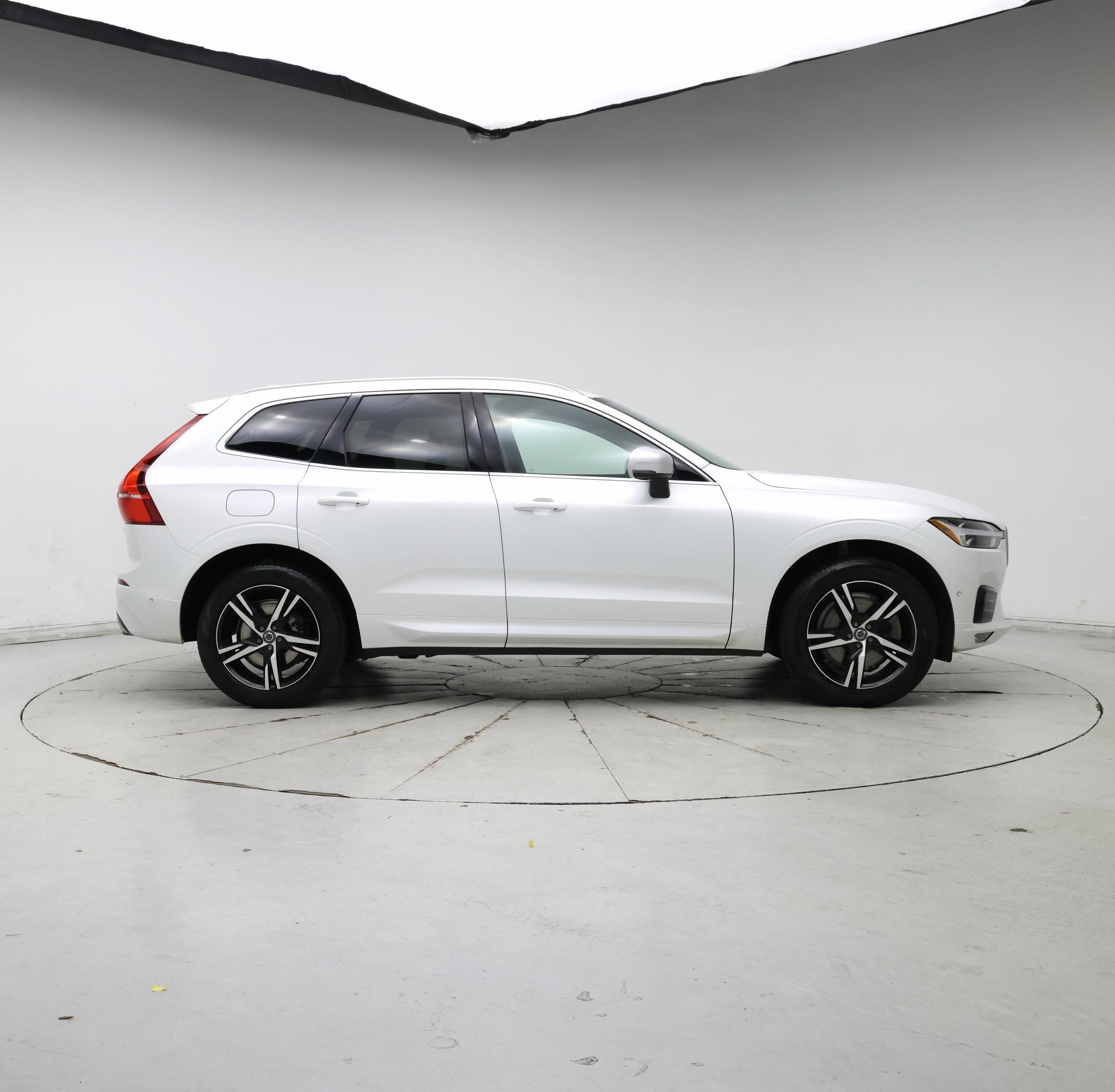 Thumbnail: 2018 Volvo XC60 - 7
