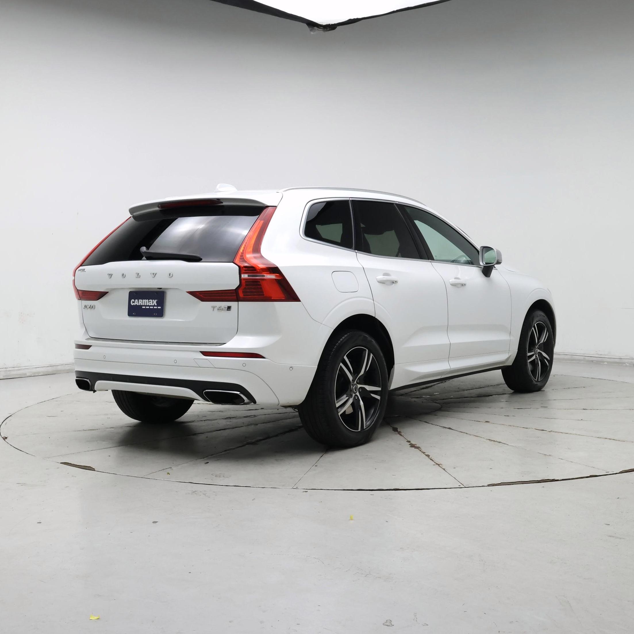 Thumbnail: 2018 Volvo XC60 - 8
