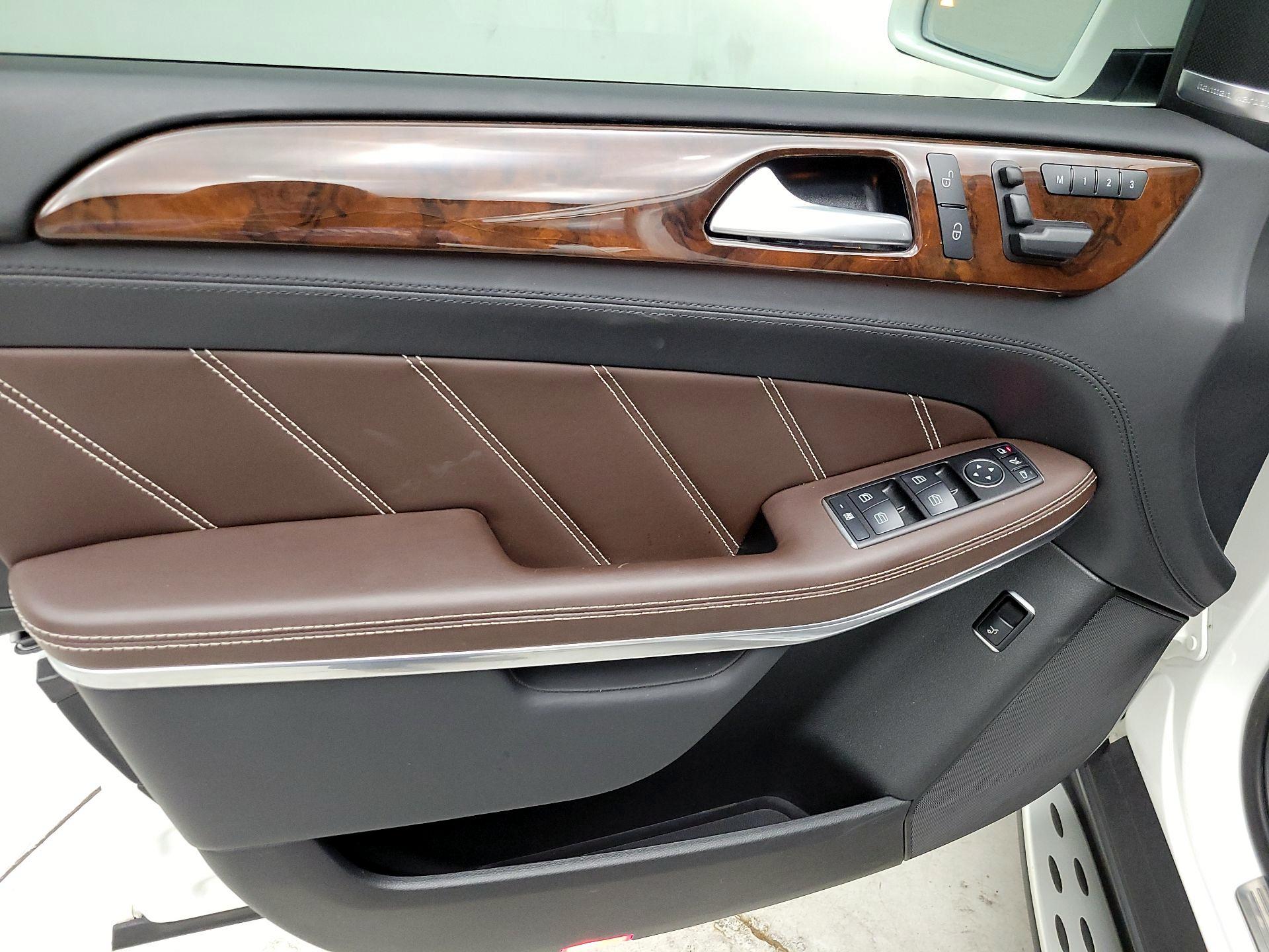 Thumbnail: 2016 Mercedes-Benz GL-Class - 12