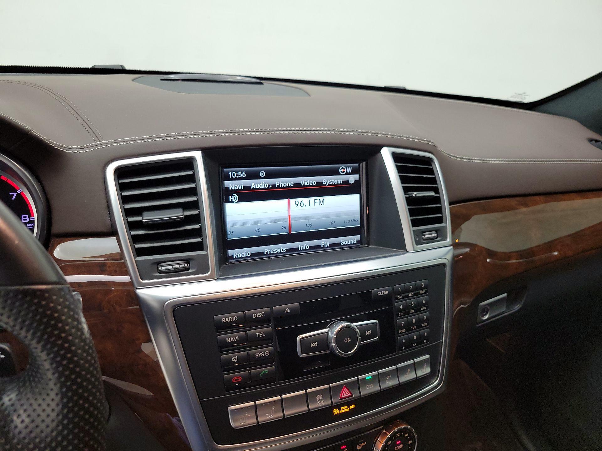 Thumbnail: 2016 Mercedes-Benz GL-Class - 16