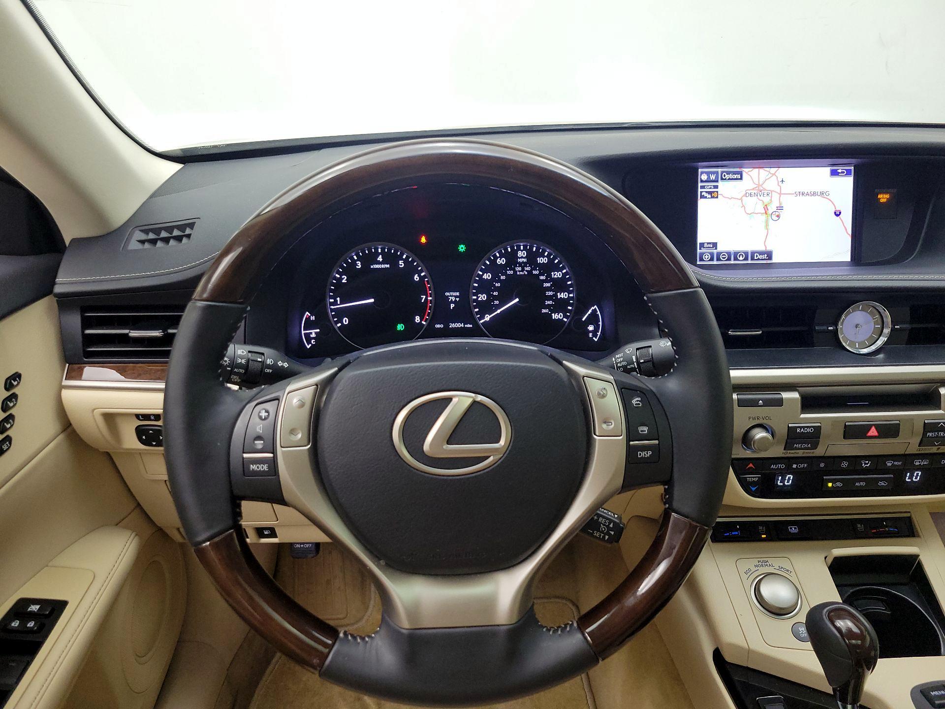 Thumbnail: 2015 Lexus ES - 10