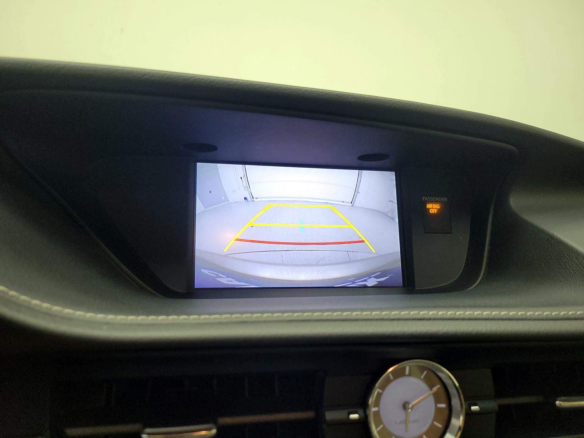 Thumbnail: 2015 Lexus ES - 15