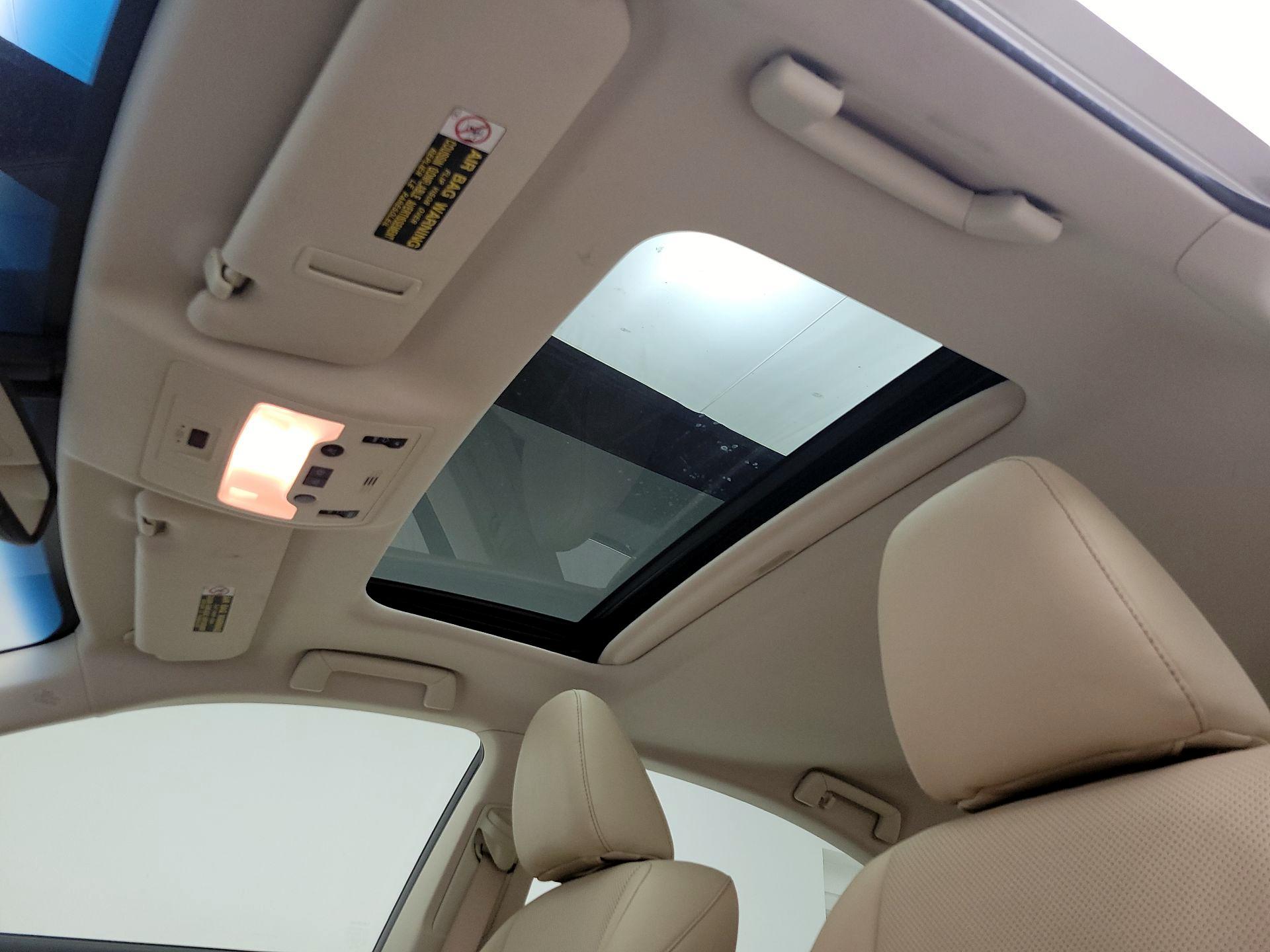 Thumbnail: 2015 Lexus ES - 20