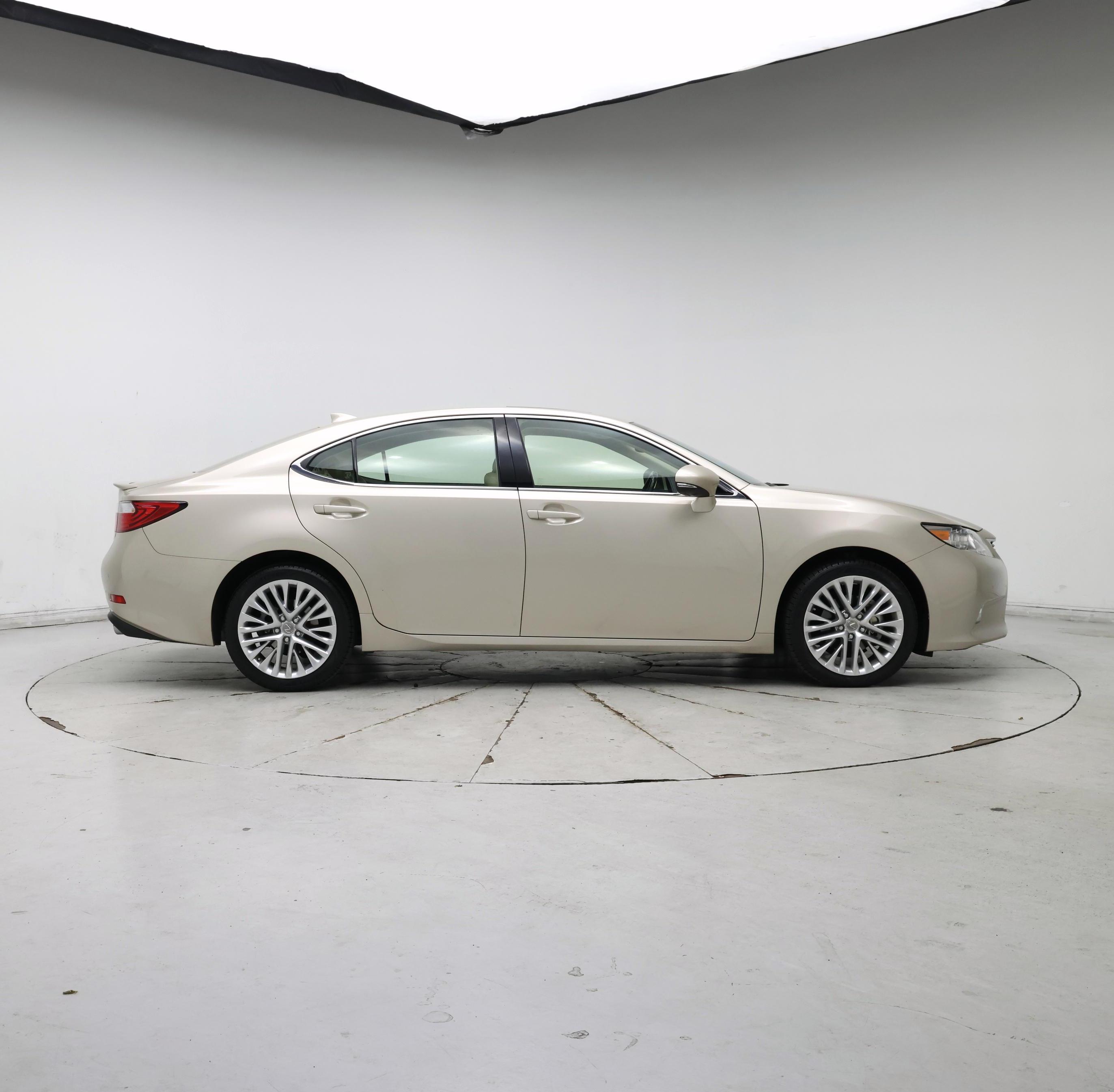 Thumbnail: 2015 Lexus ES - 7