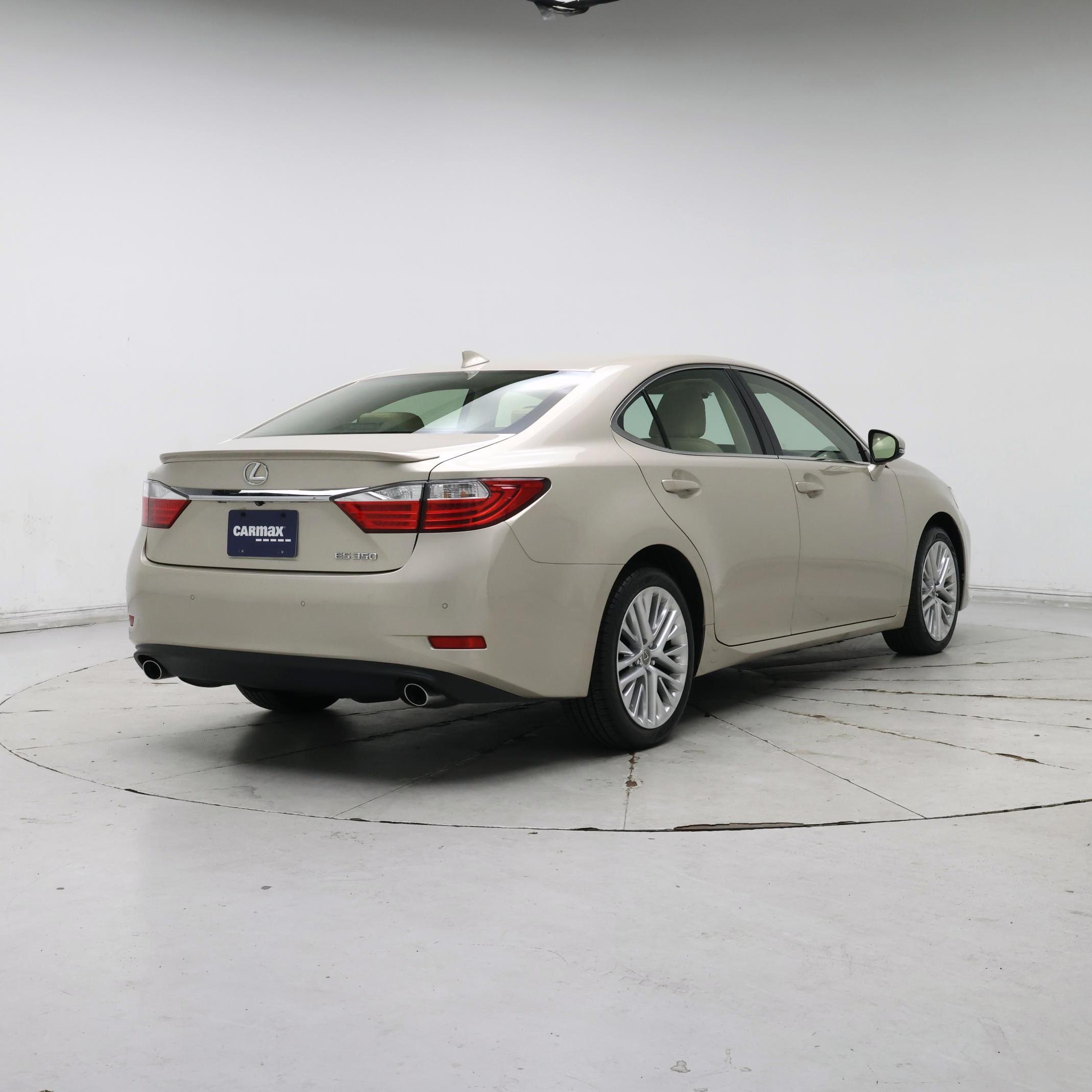 Thumbnail: 2015 Lexus ES - 8
