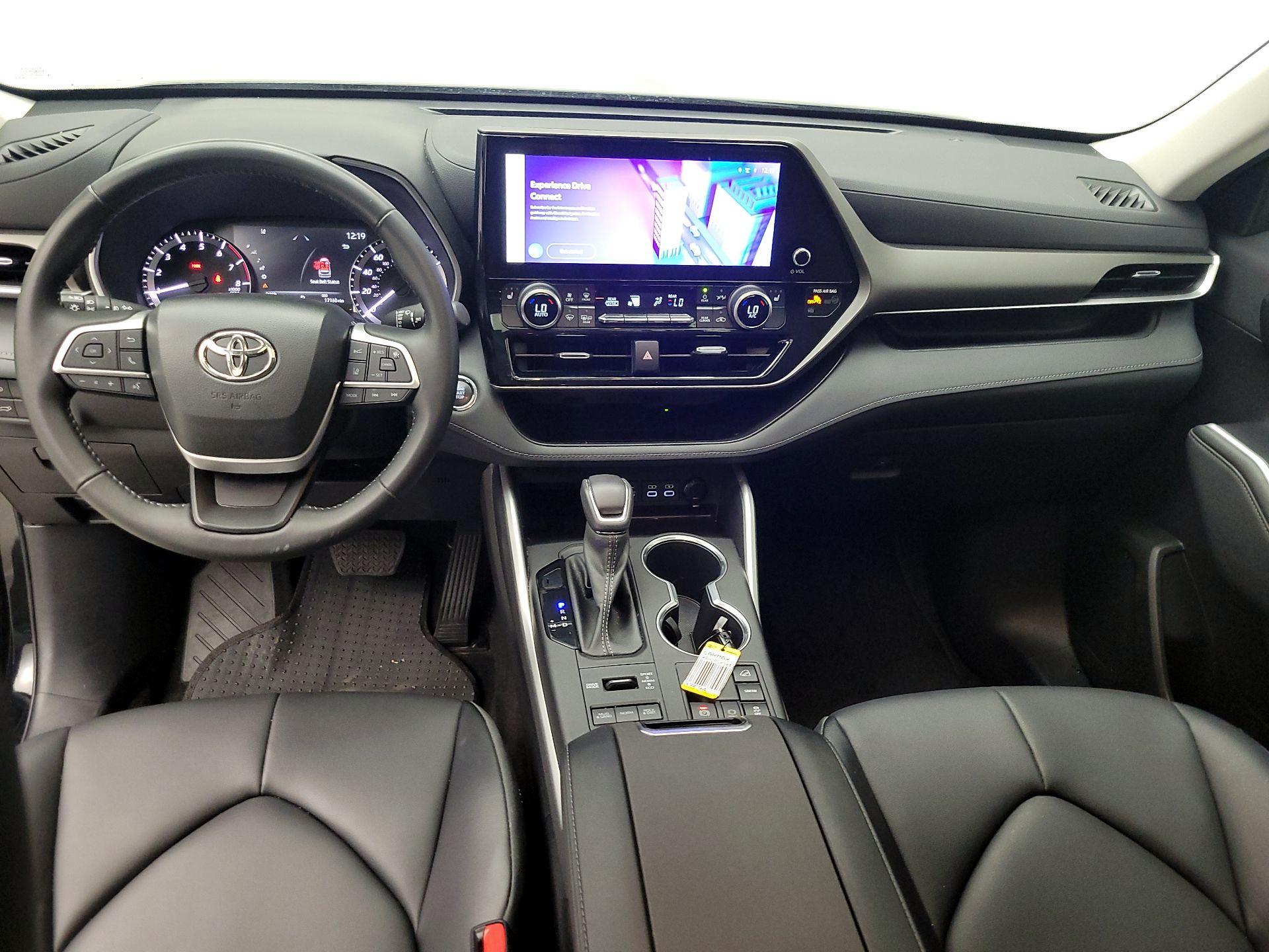 Thumbnail: 2023 Toyota Highlander - 9