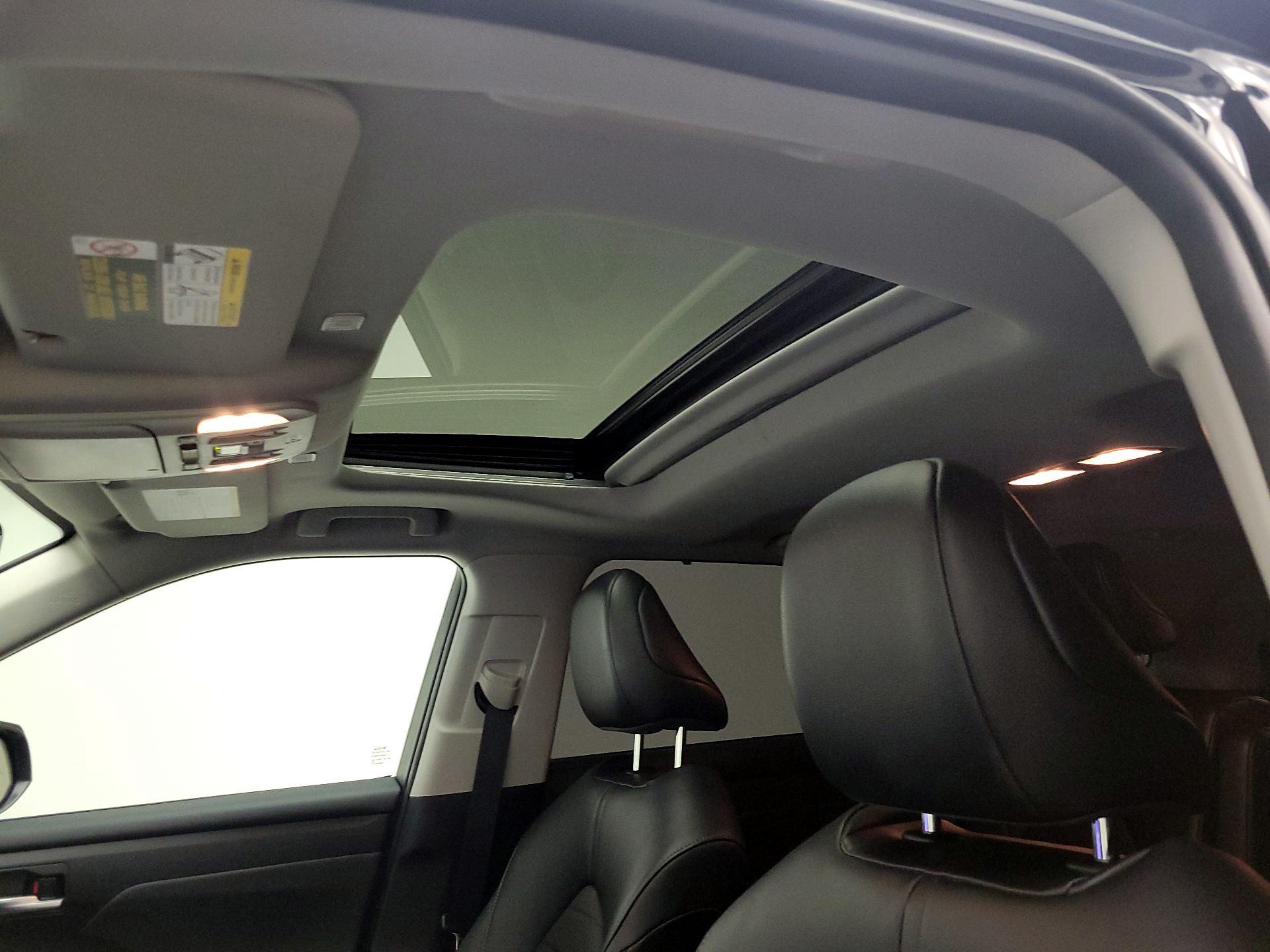 Thumbnail: 2023 Toyota Highlander - 20
