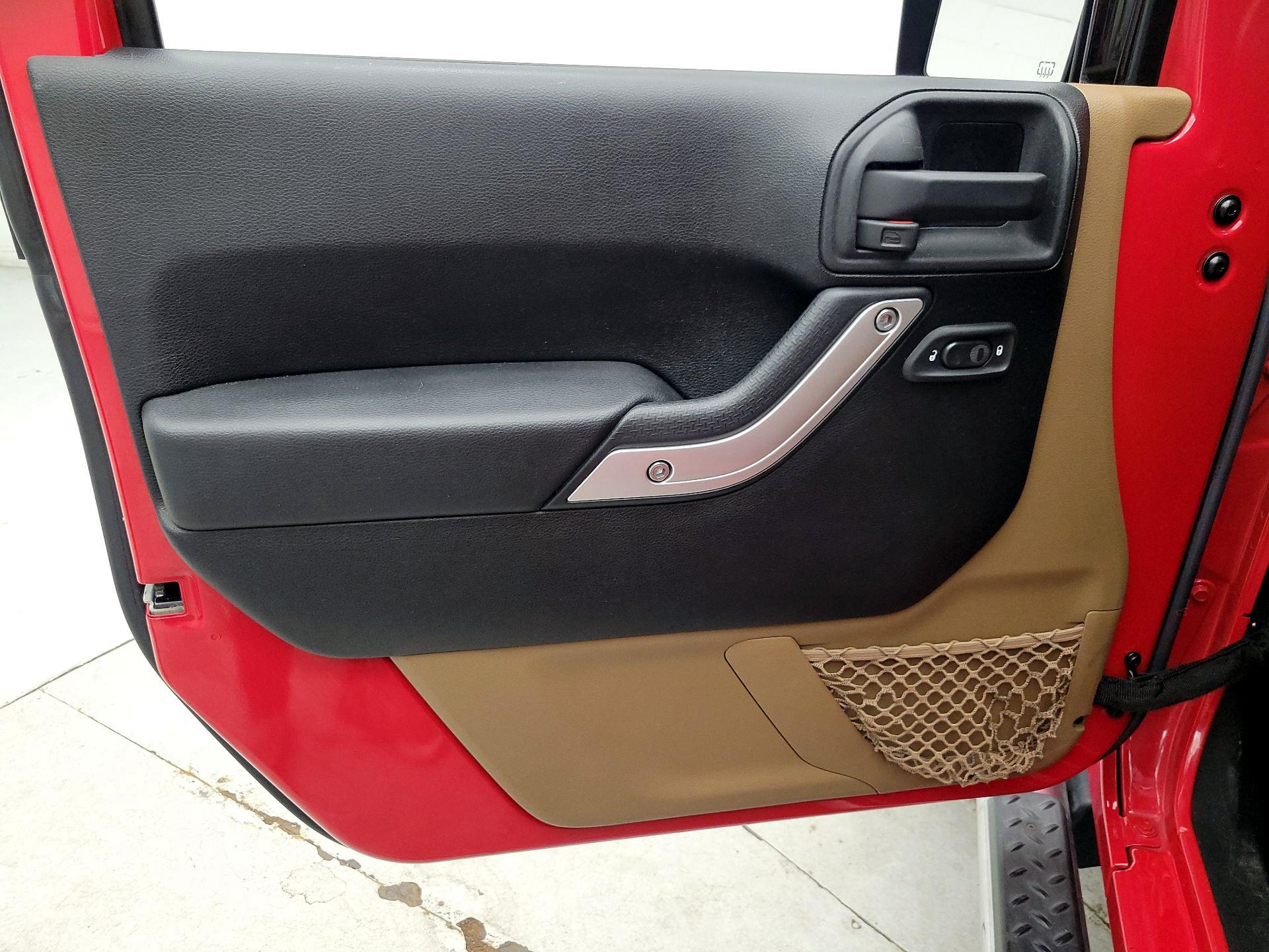 Thumbnail: 2014 Jeep Wrangler - 12