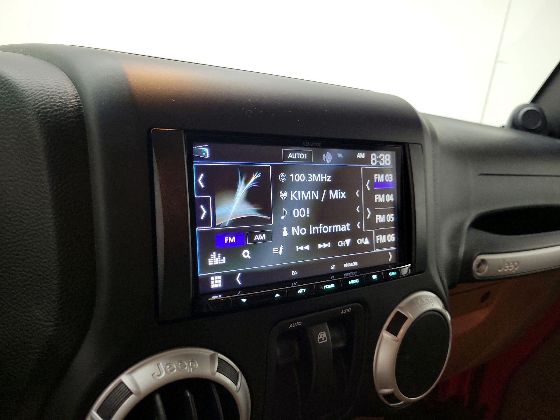 Thumbnail: 2014 Jeep Wrangler - 14