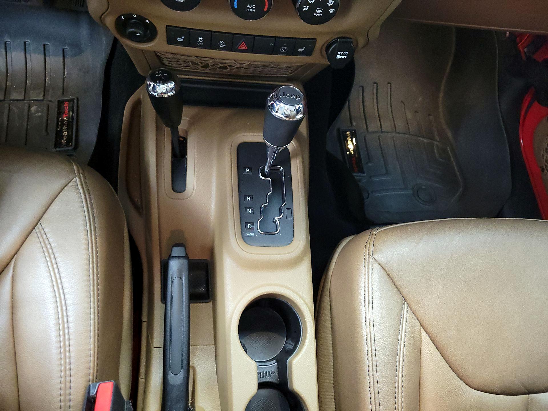 Thumbnail: 2014 Jeep Wrangler - 16