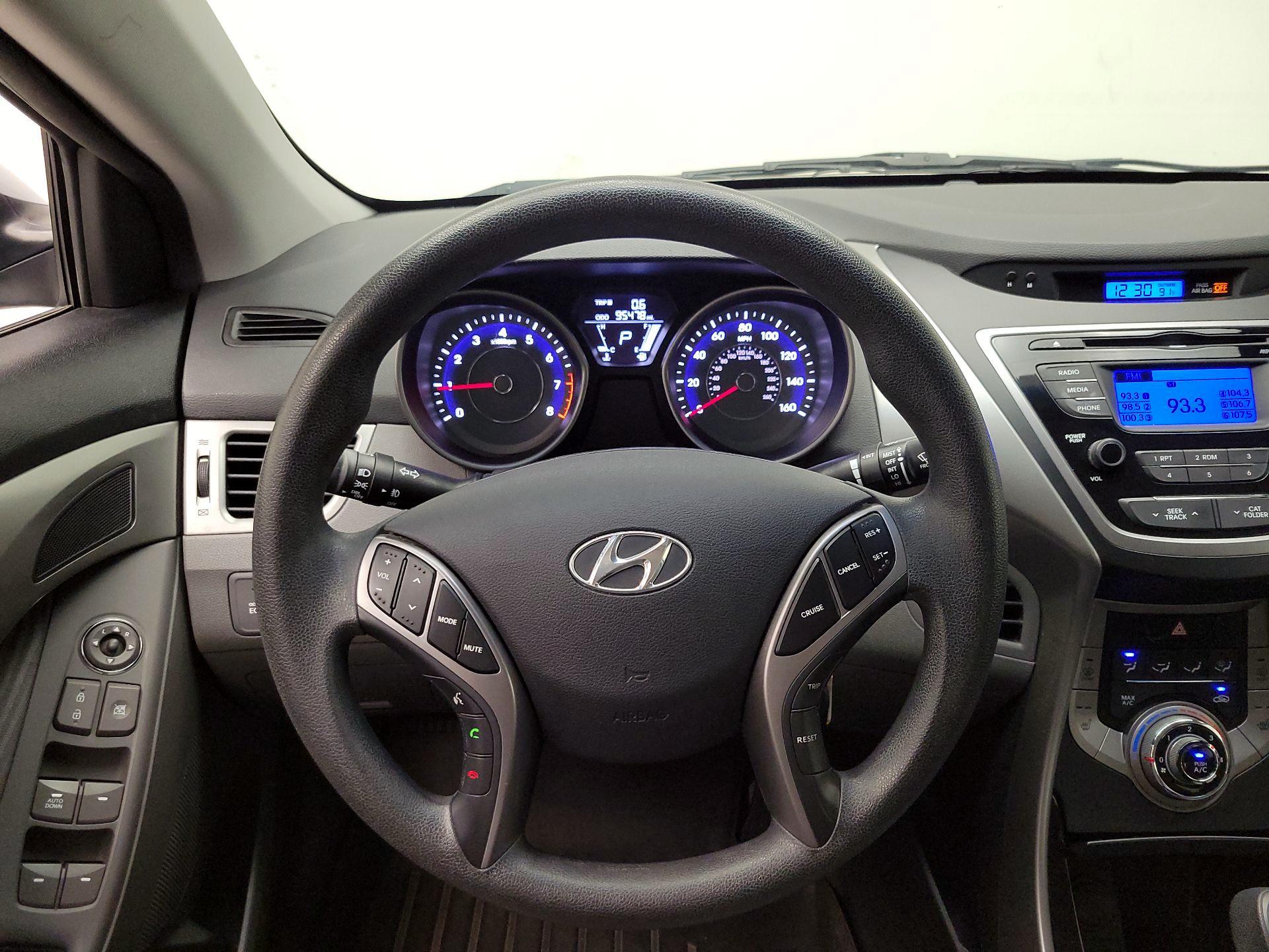 Thumbnail: 2013 Hyundai Elantra - 10