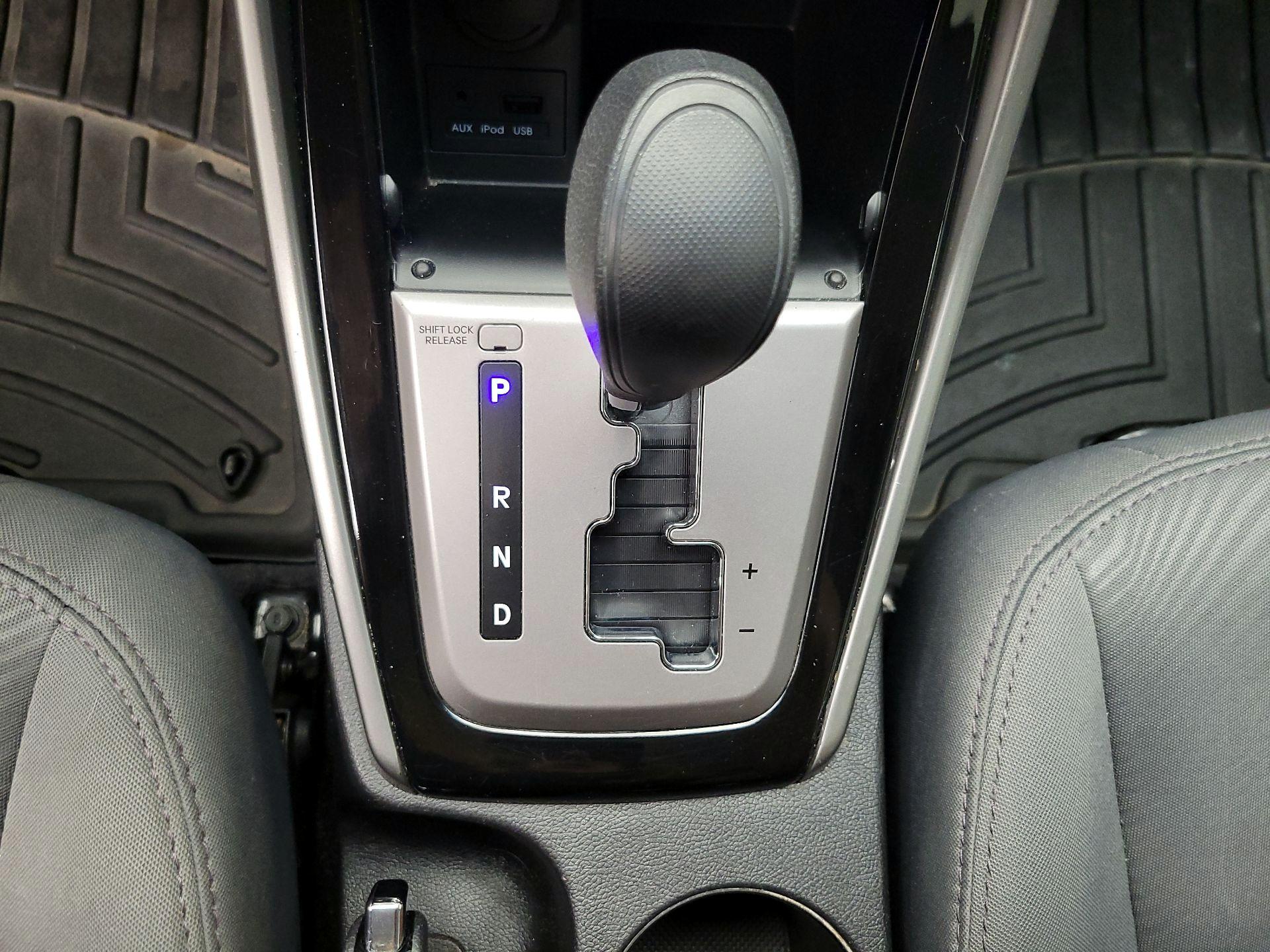 Thumbnail: 2013 Hyundai Elantra - 16
