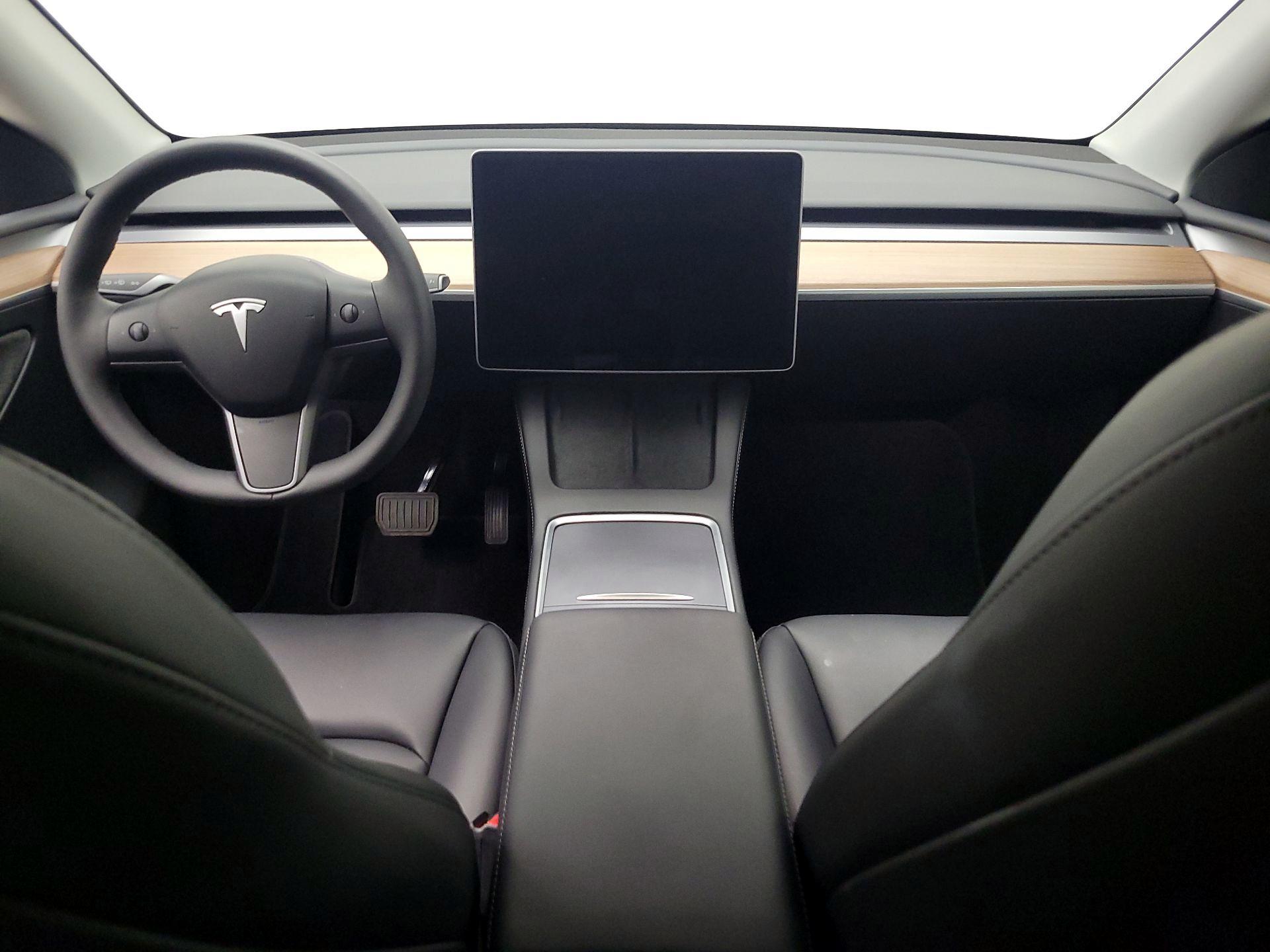 Thumbnail: 2025 Tesla Model Y - 9