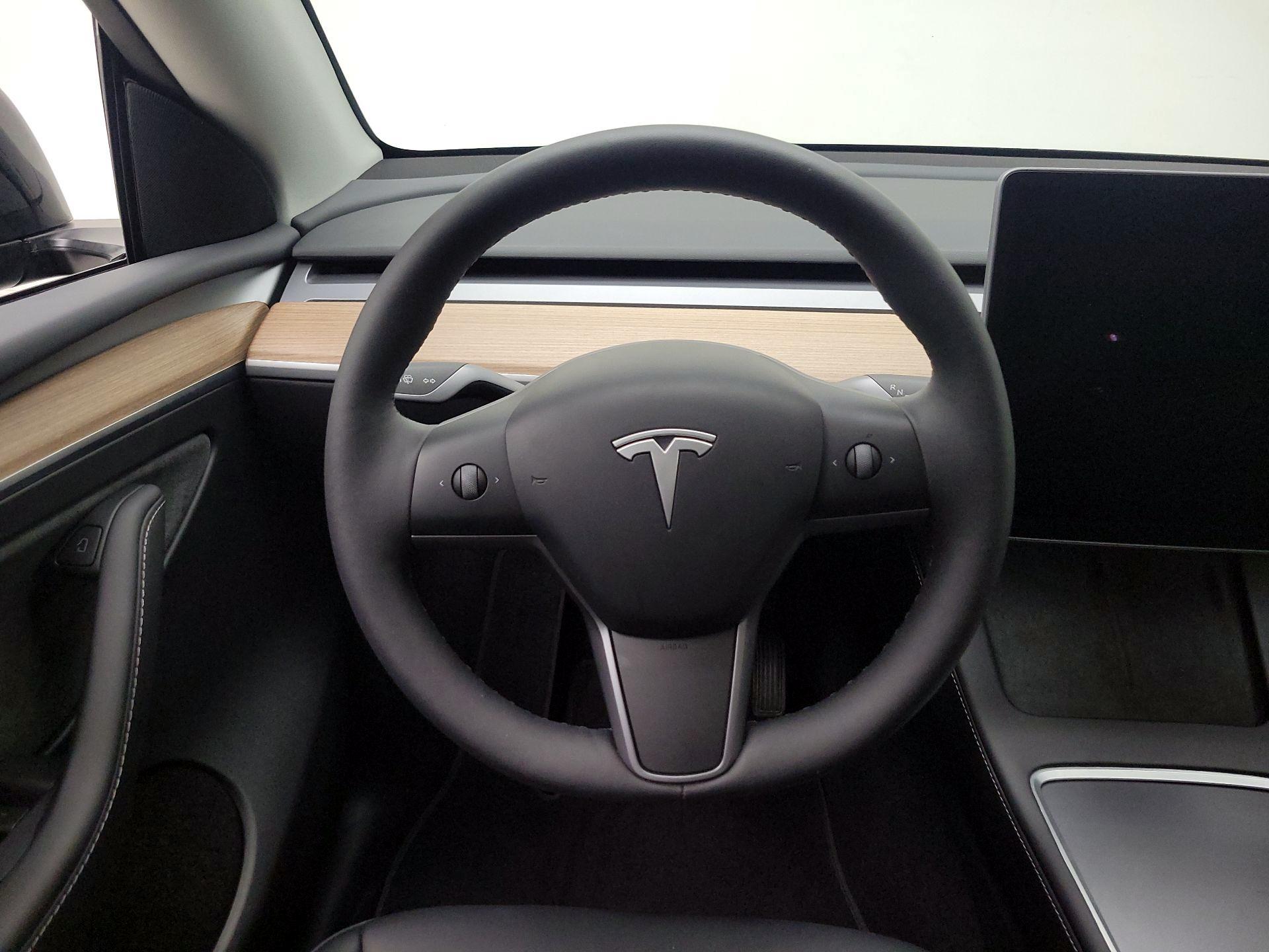Thumbnail: 2025 Tesla Model Y - 10