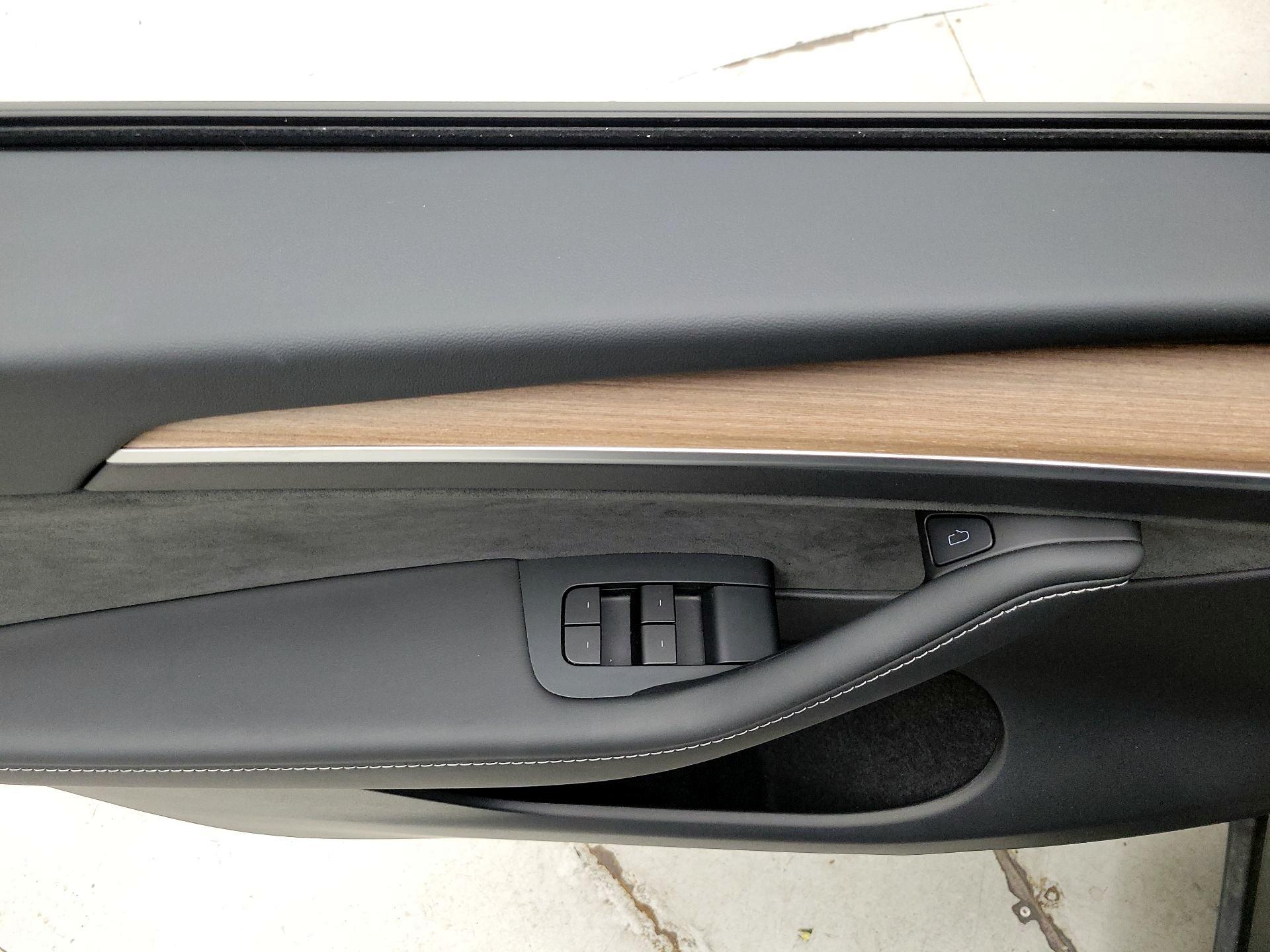Thumbnail: 2025 Tesla Model Y - 12