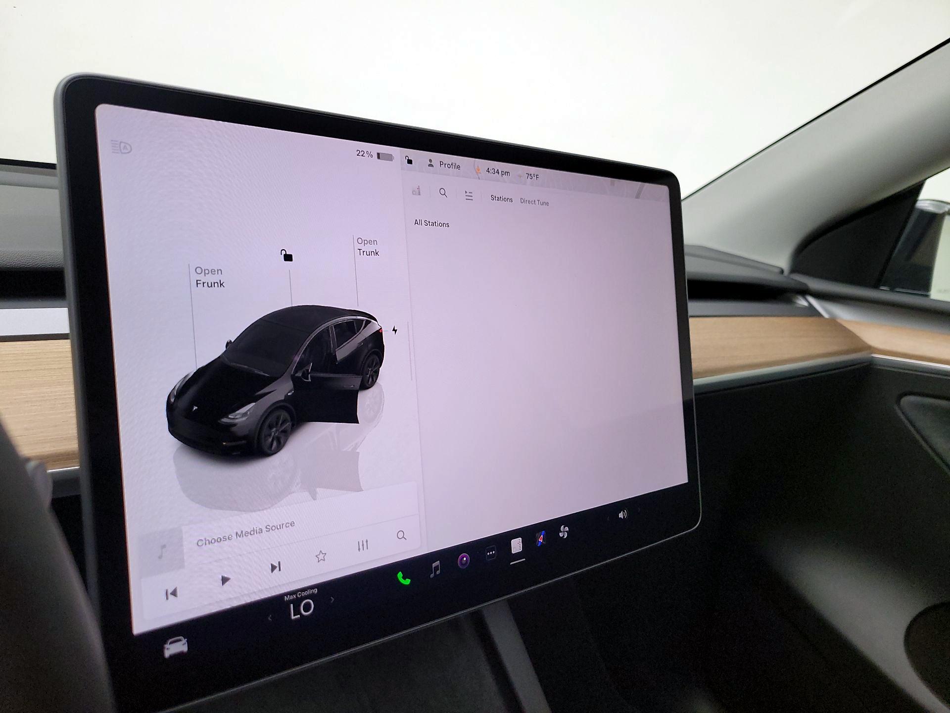 Thumbnail: 2025 Tesla Model Y - 15