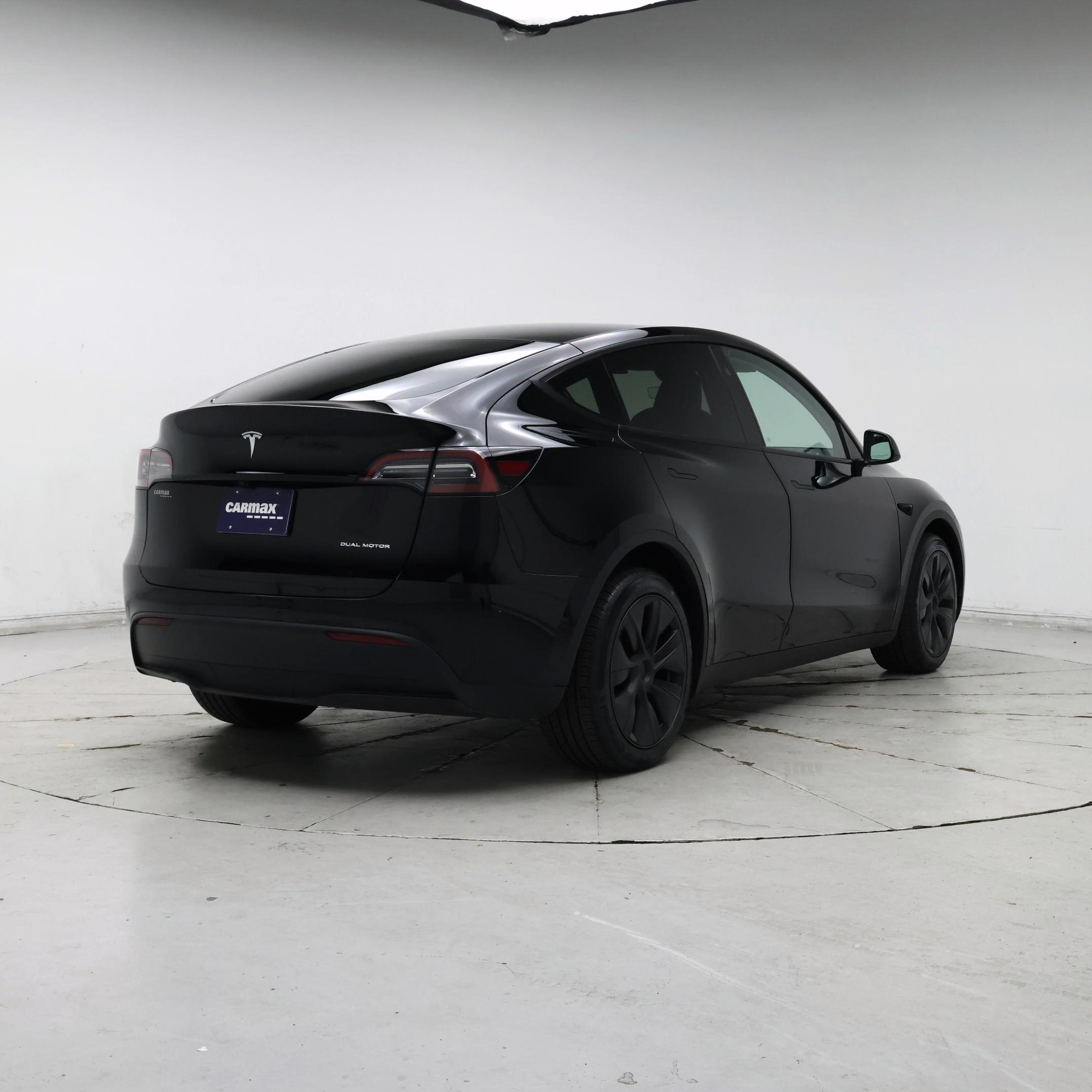 Thumbnail: 2025 Tesla Model Y - 8