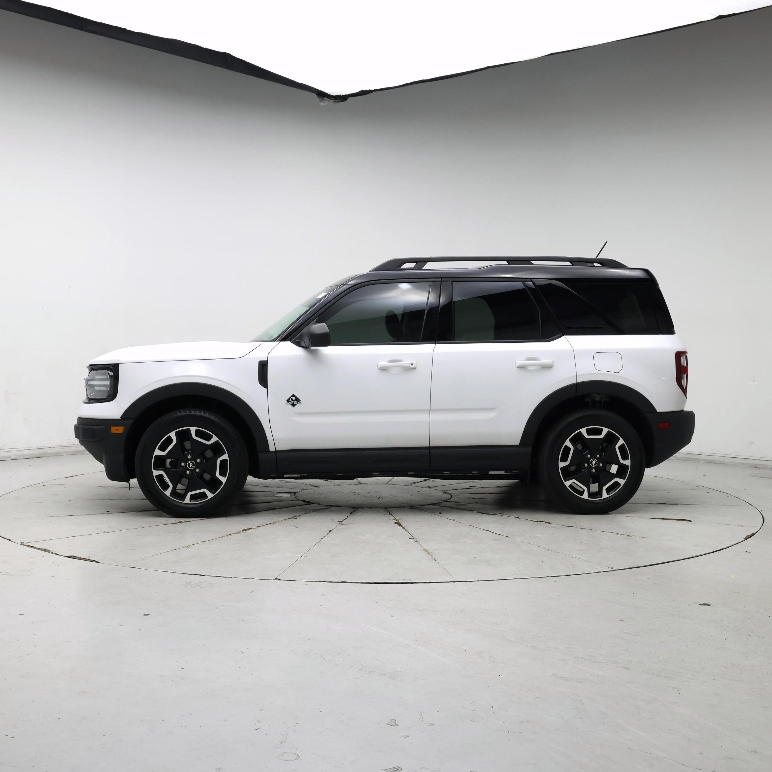 Thumbnail: 2023 Ford Bronco Sport - 3