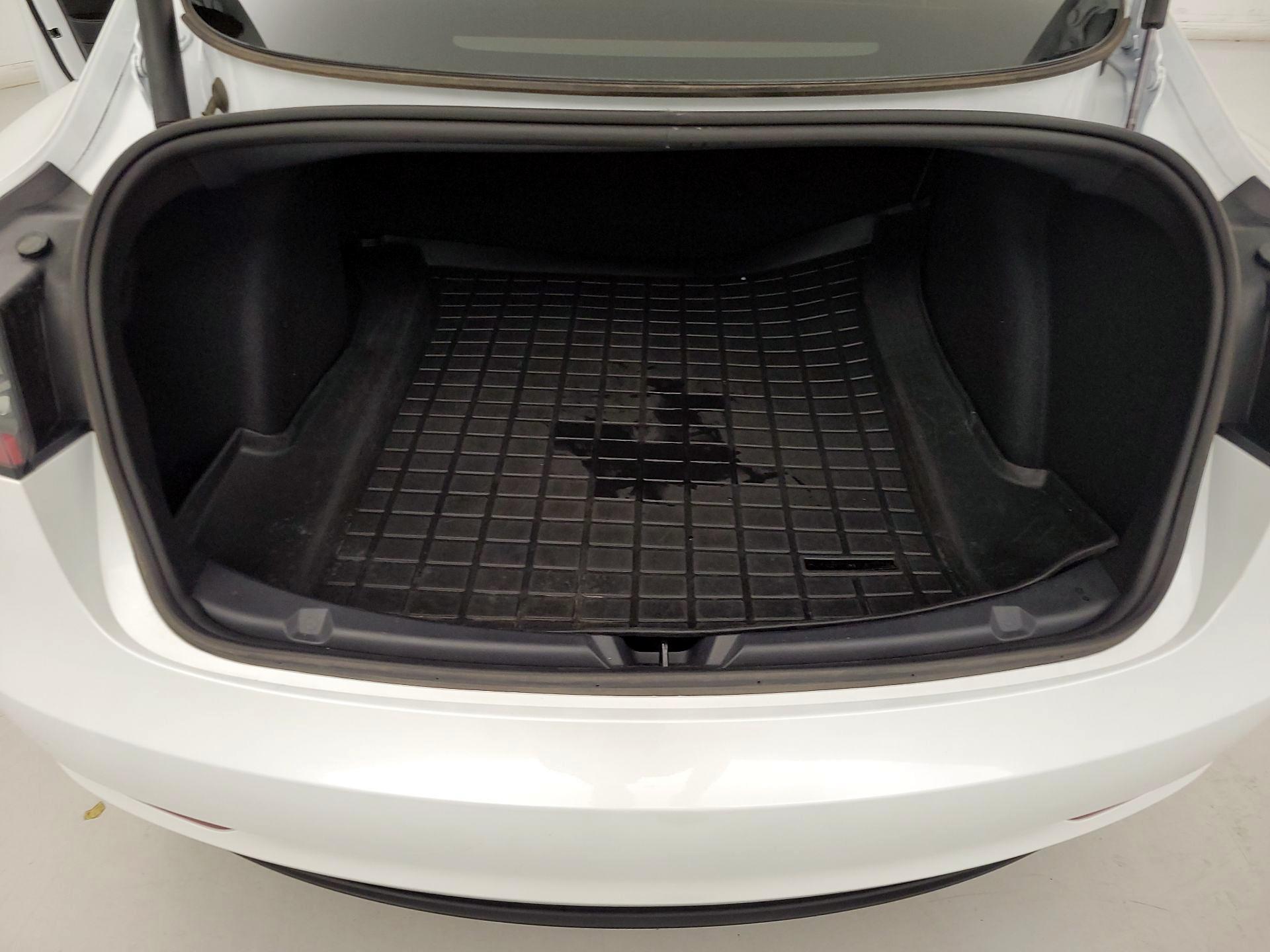Thumbnail: 2023 Tesla Model 3 - 19