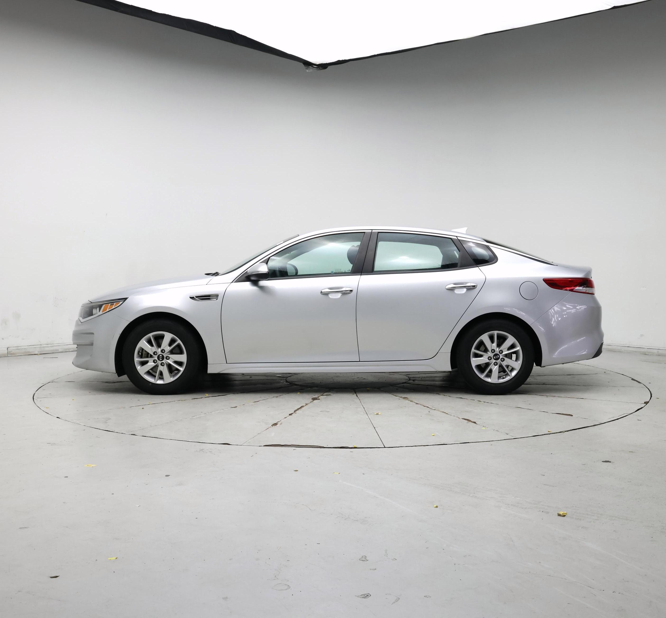 Thumbnail: 2018 Kia Optima - 3