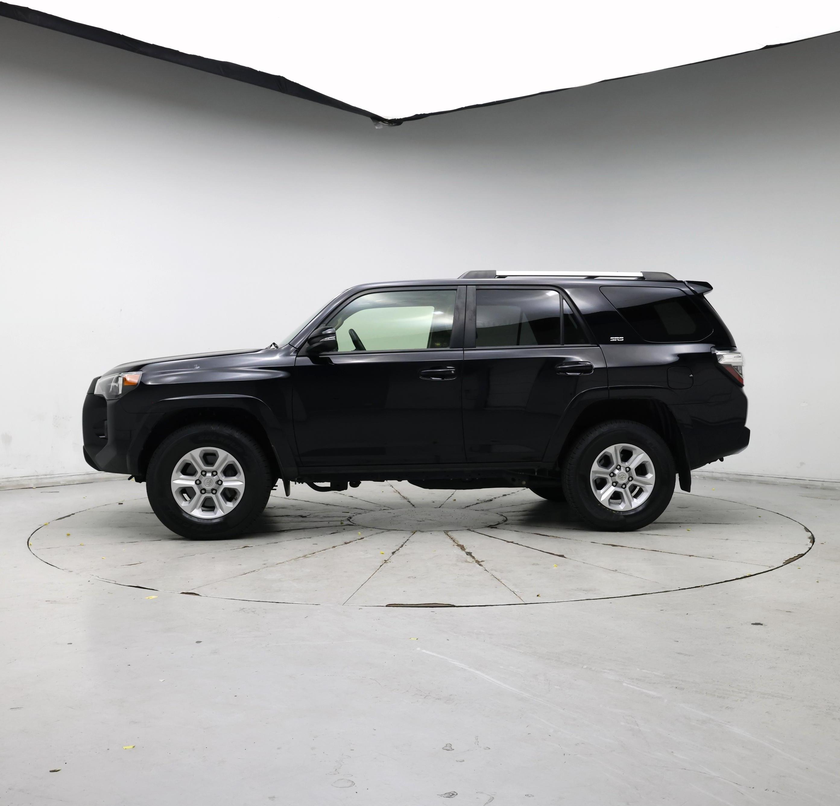 Thumbnail: 2019 Toyota 4Runner - 3