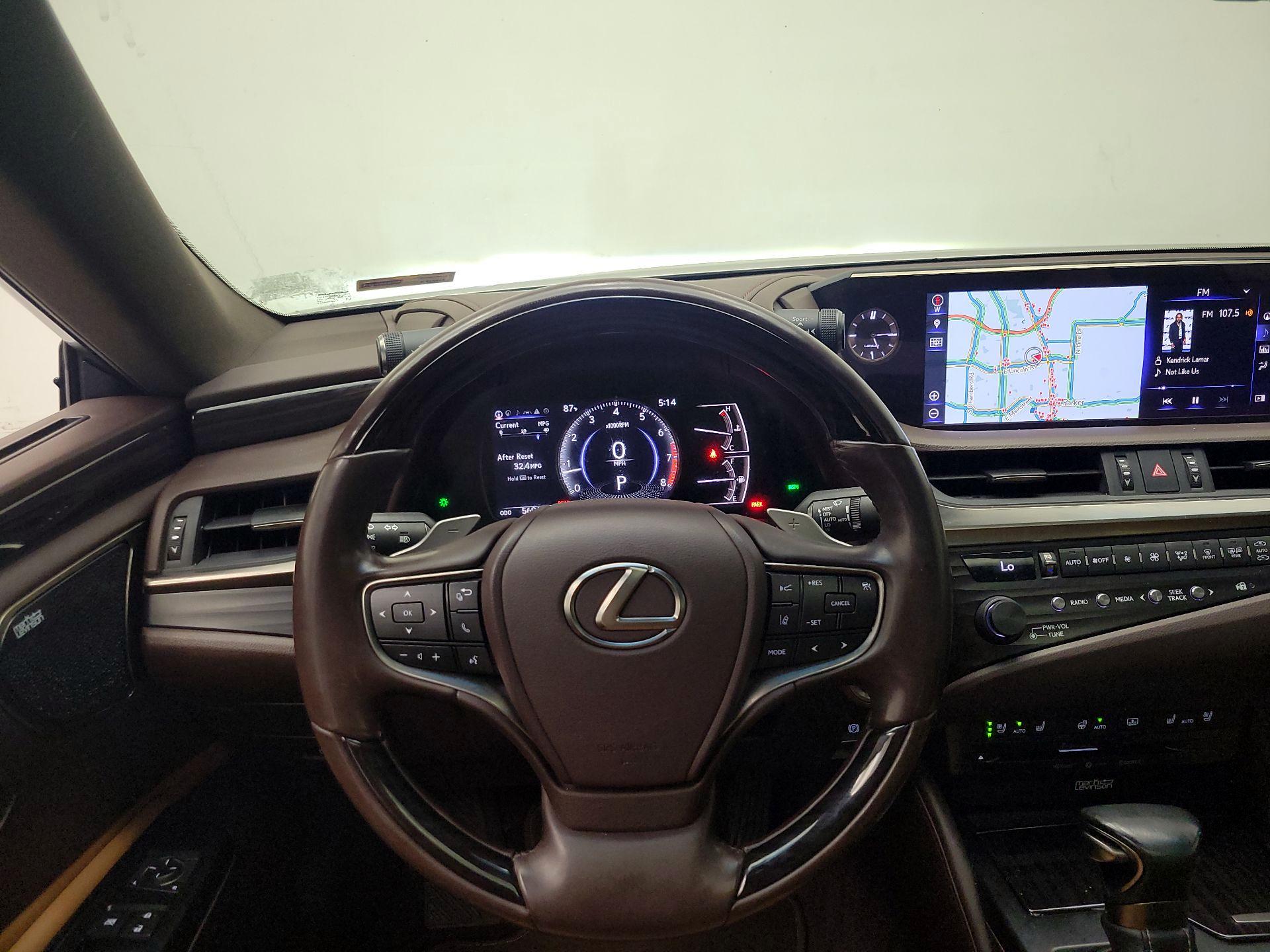 Thumbnail: 2019 Lexus ES - 10