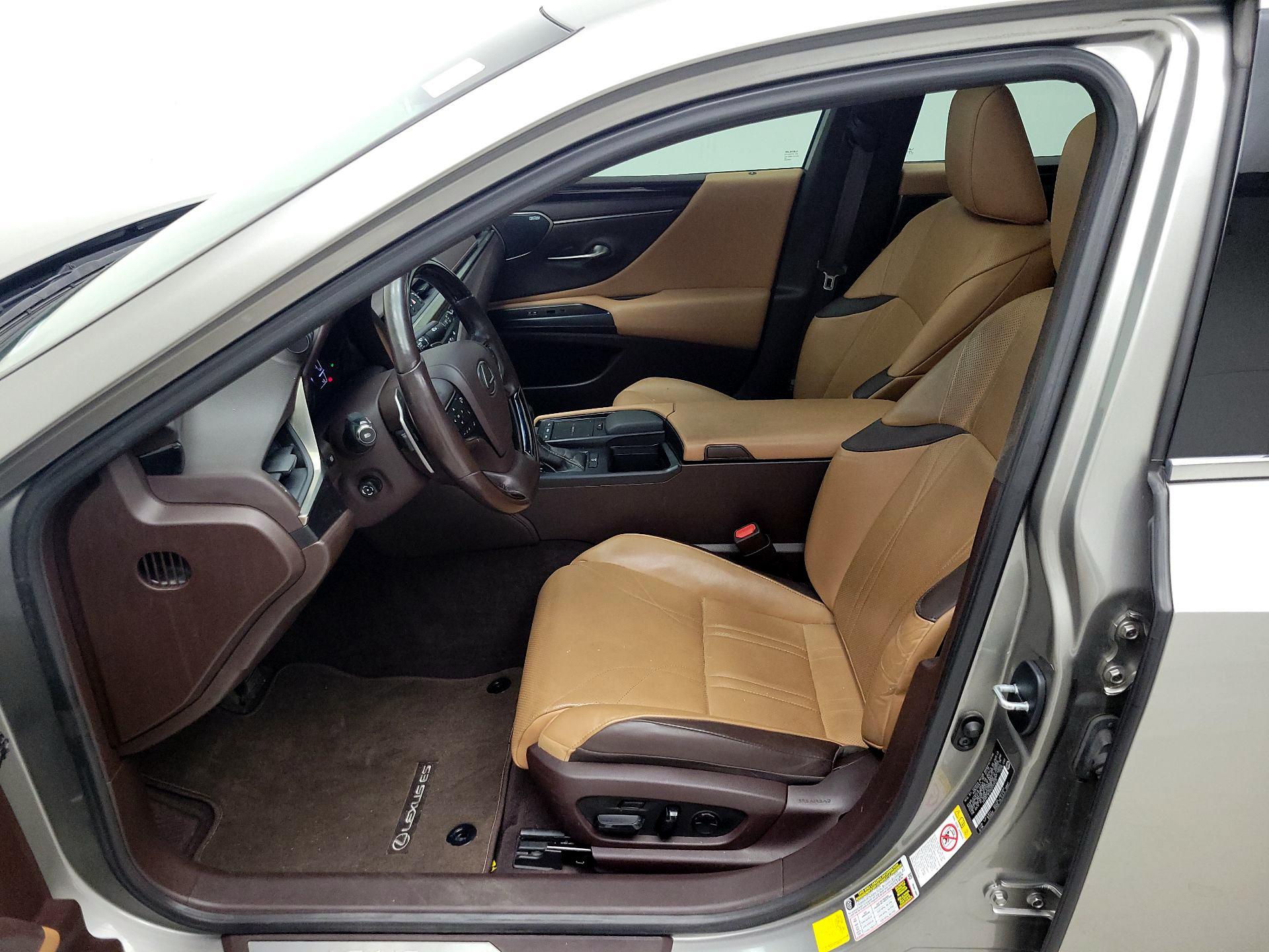 Thumbnail: 2019 Lexus ES - 11
