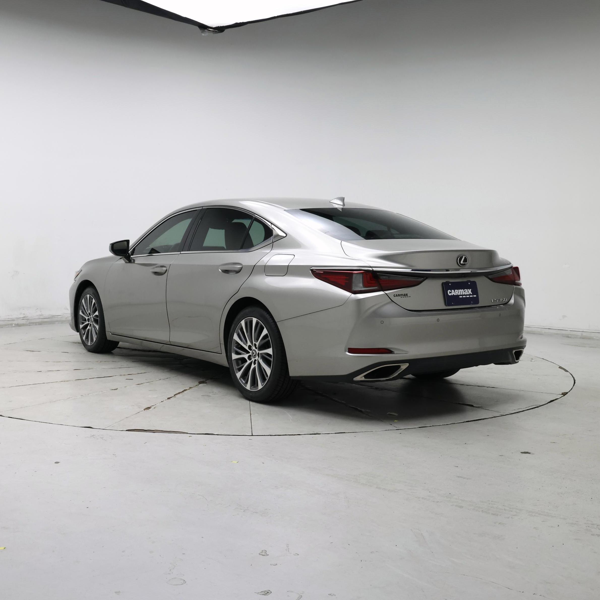 Thumbnail: 2019 Lexus ES - 2