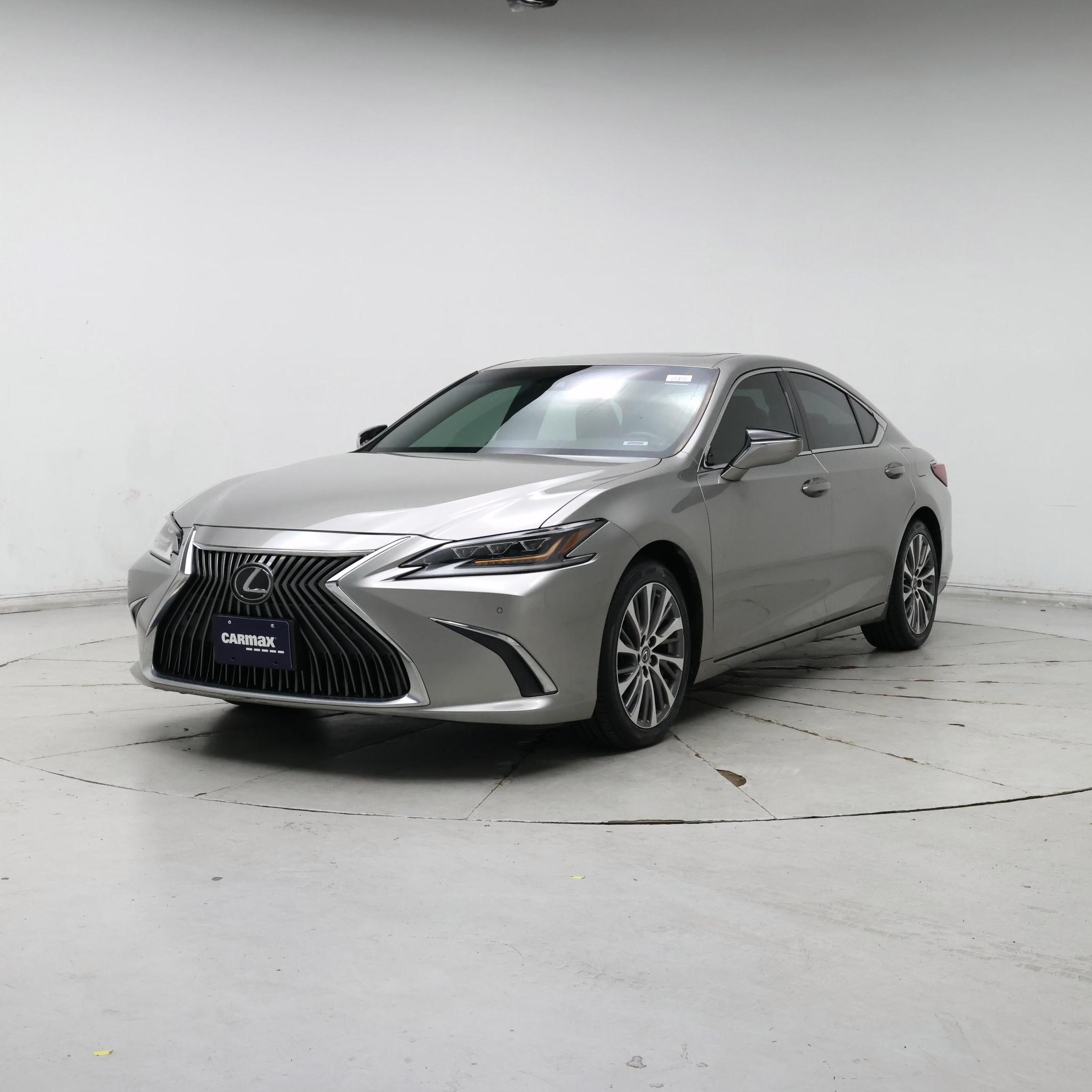 Thumbnail: 2019 Lexus ES - 4