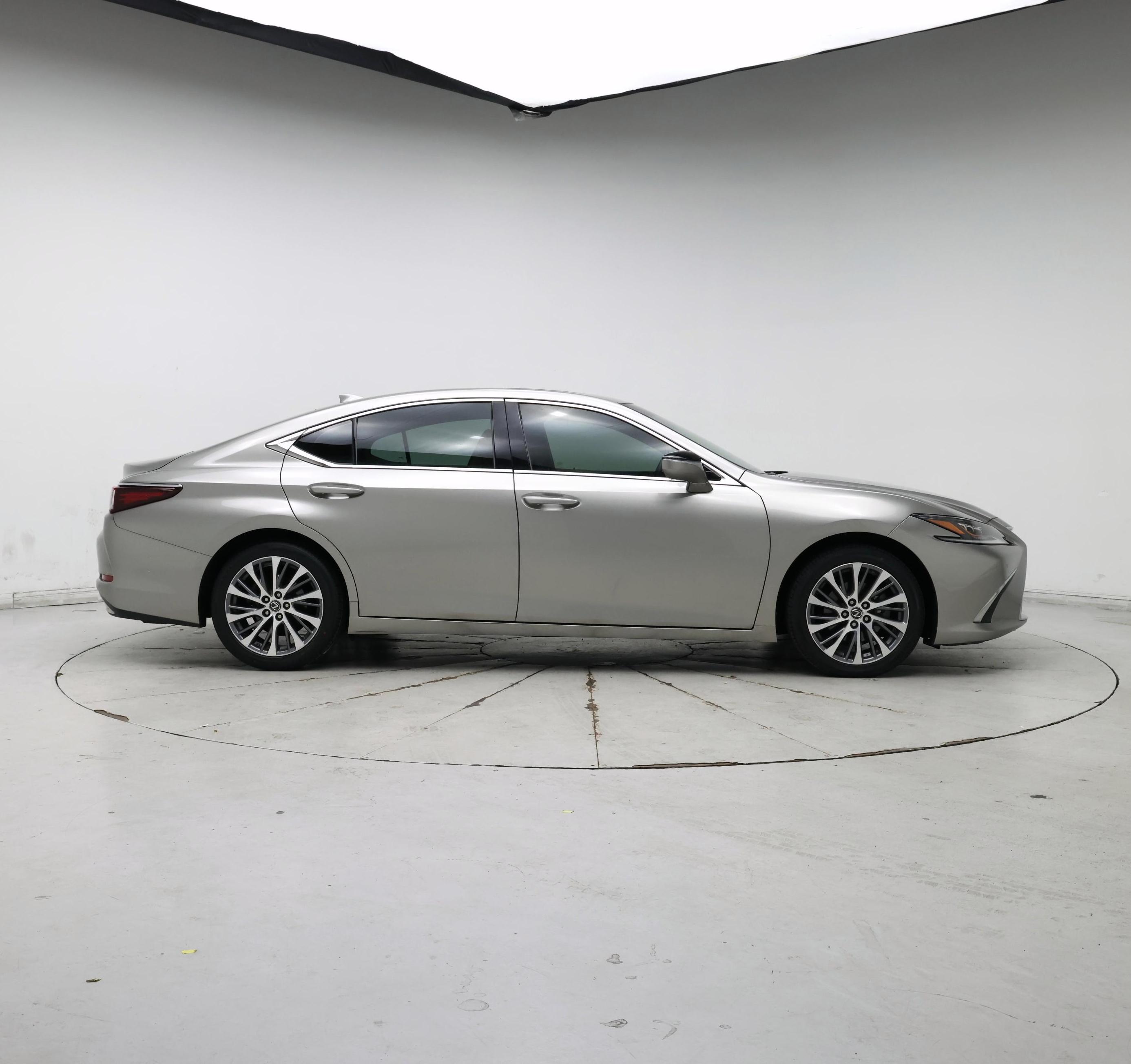 Thumbnail: 2019 Lexus ES - 7