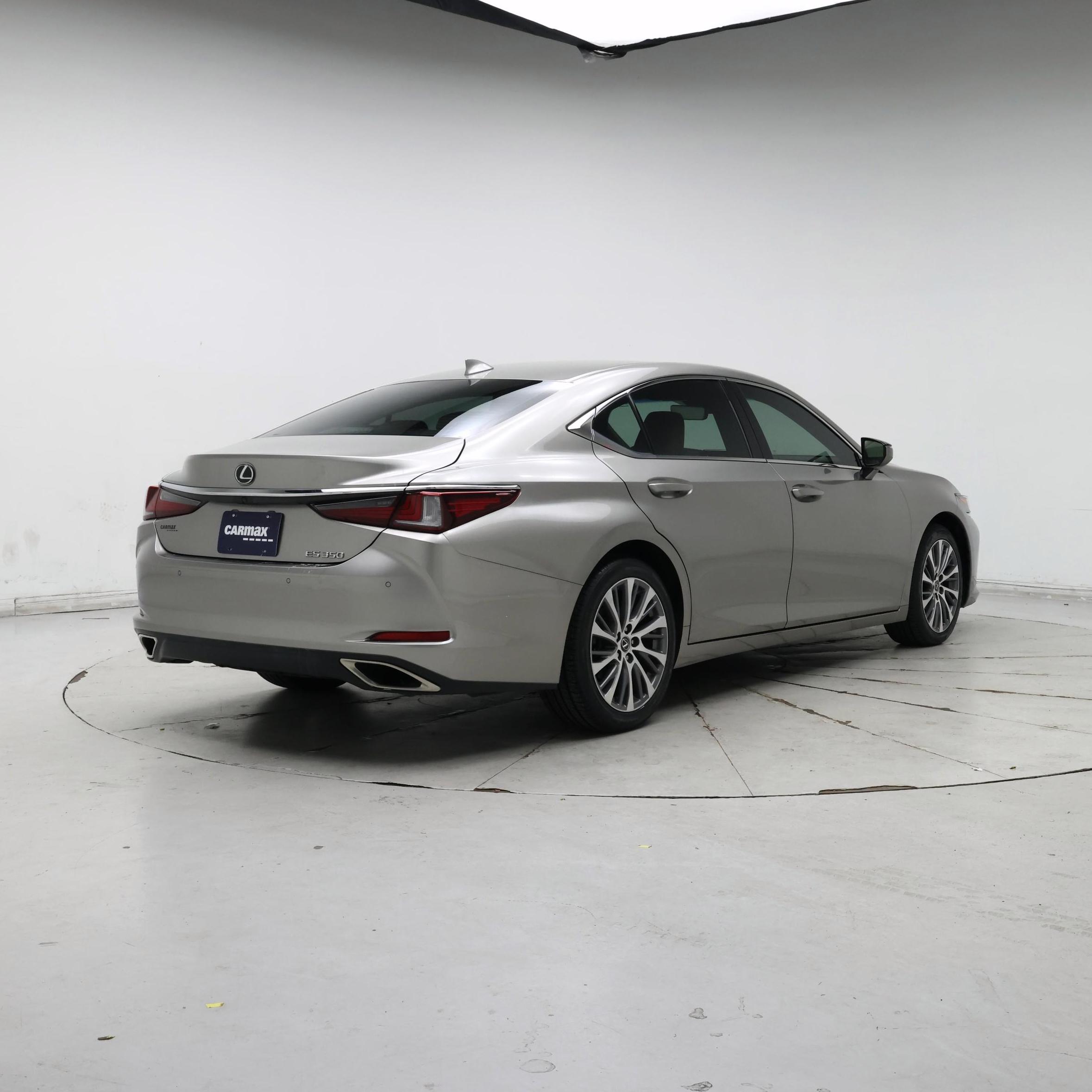 Thumbnail: 2019 Lexus ES - 8